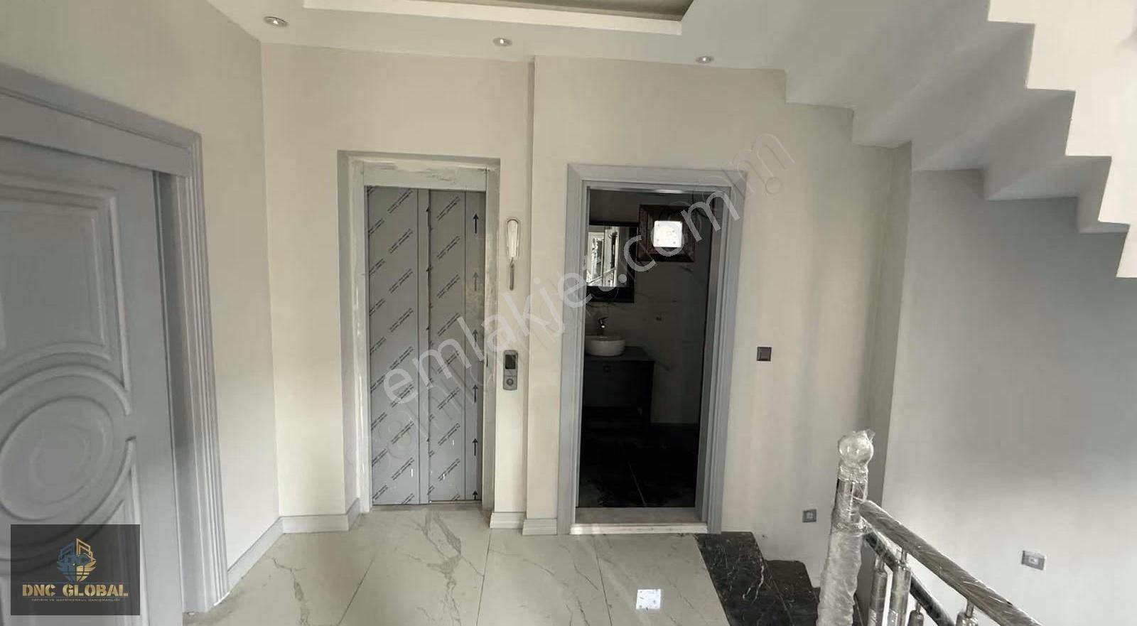 Muradiyenin En Prestijli 7+1 Müstakil Havuzlu Lüks Villası - Görsel 13