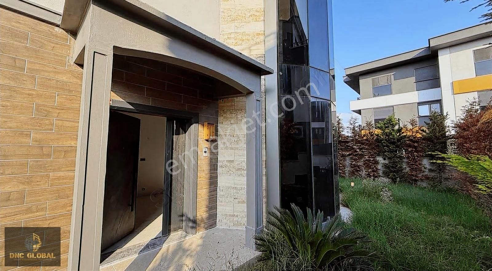 Muradiyenin En Prestijli 7+1 Müstakil Havuzlu Lüks Villası - Görsel 11