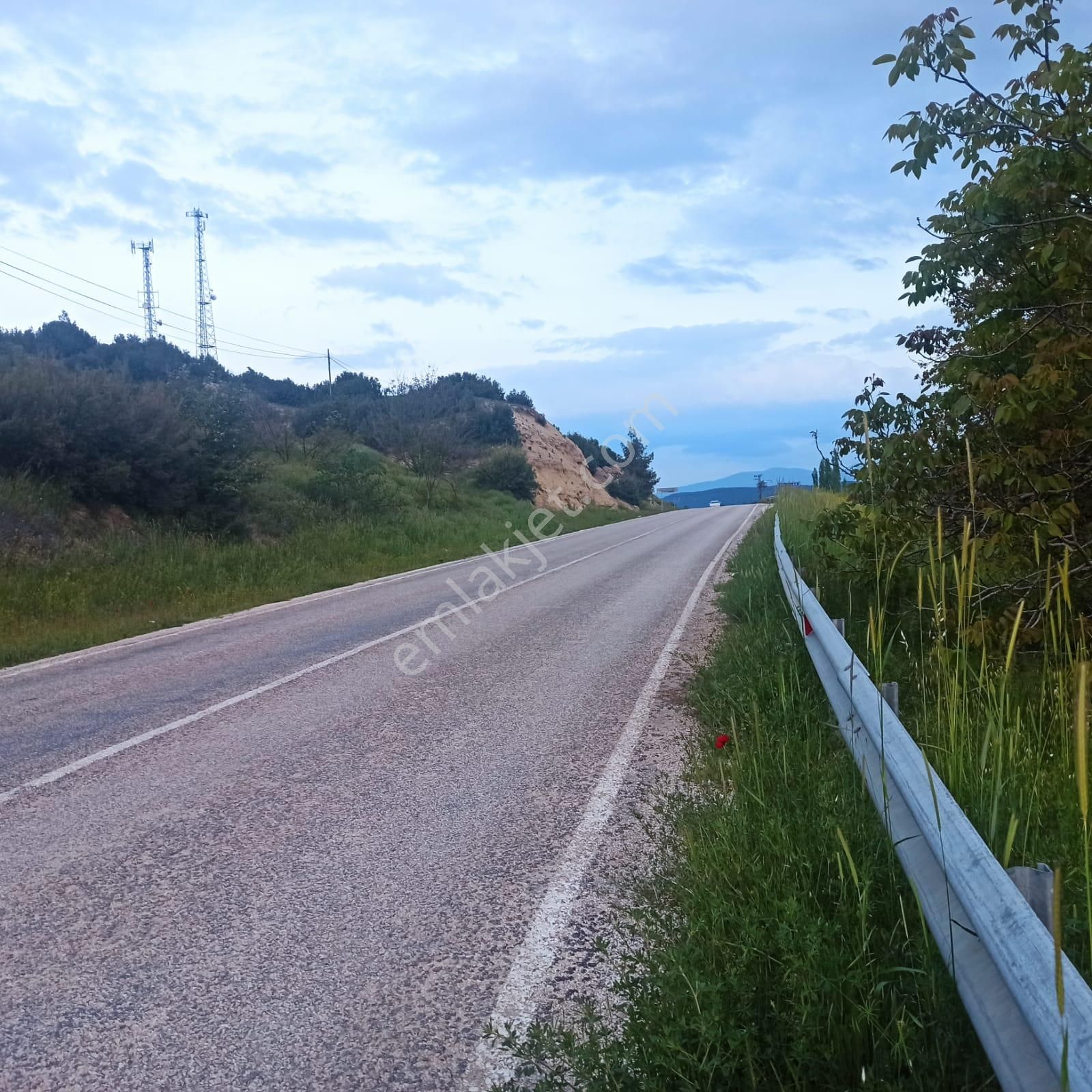 Antalya Korkuteli Sülekler Köyünde Ana Yola Cephe Satılık Meyve Bahçesi - Görsel 3