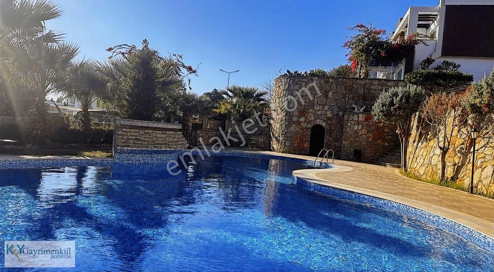 Bodrum Konacık'da Bakımlı Site İçinde Satılık 3+1 Villa