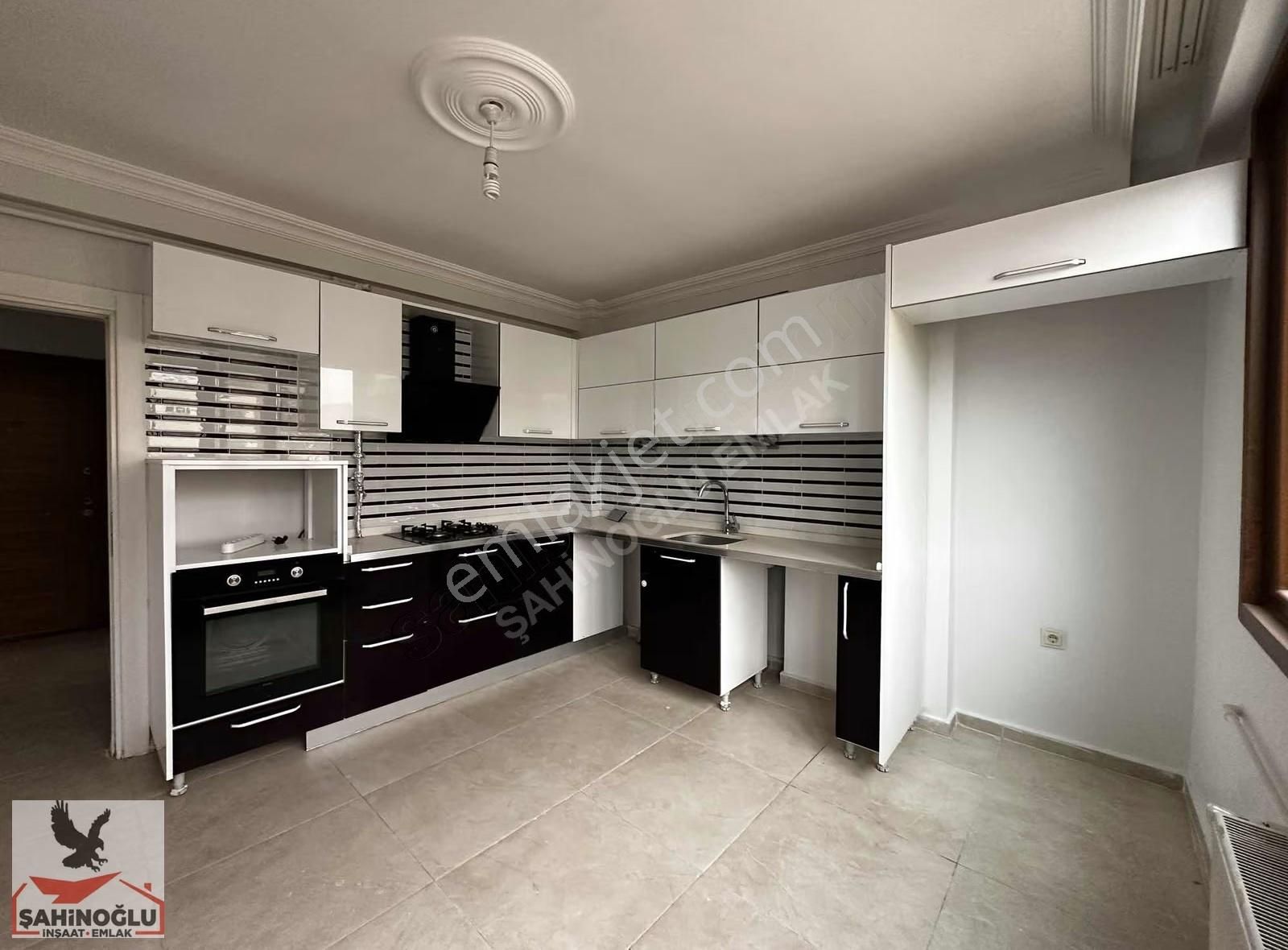 Şahinoğlu Emlak'tan Satılık Temiz Bakımlı 3+1 Daire 175 M2 - Görsel 12