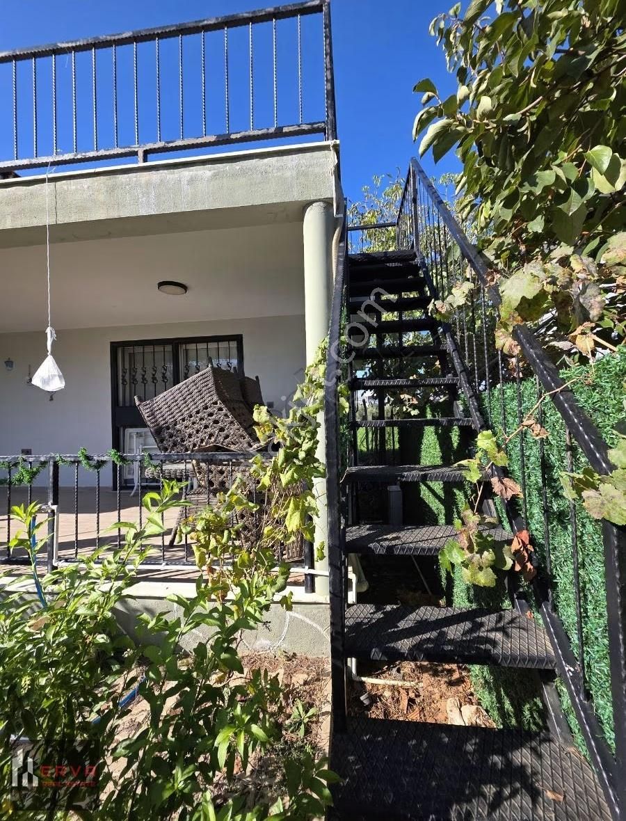 Menderes Oğlananasında Sıcak Ve Huzurlu Müstakil Ev - Görsel 13