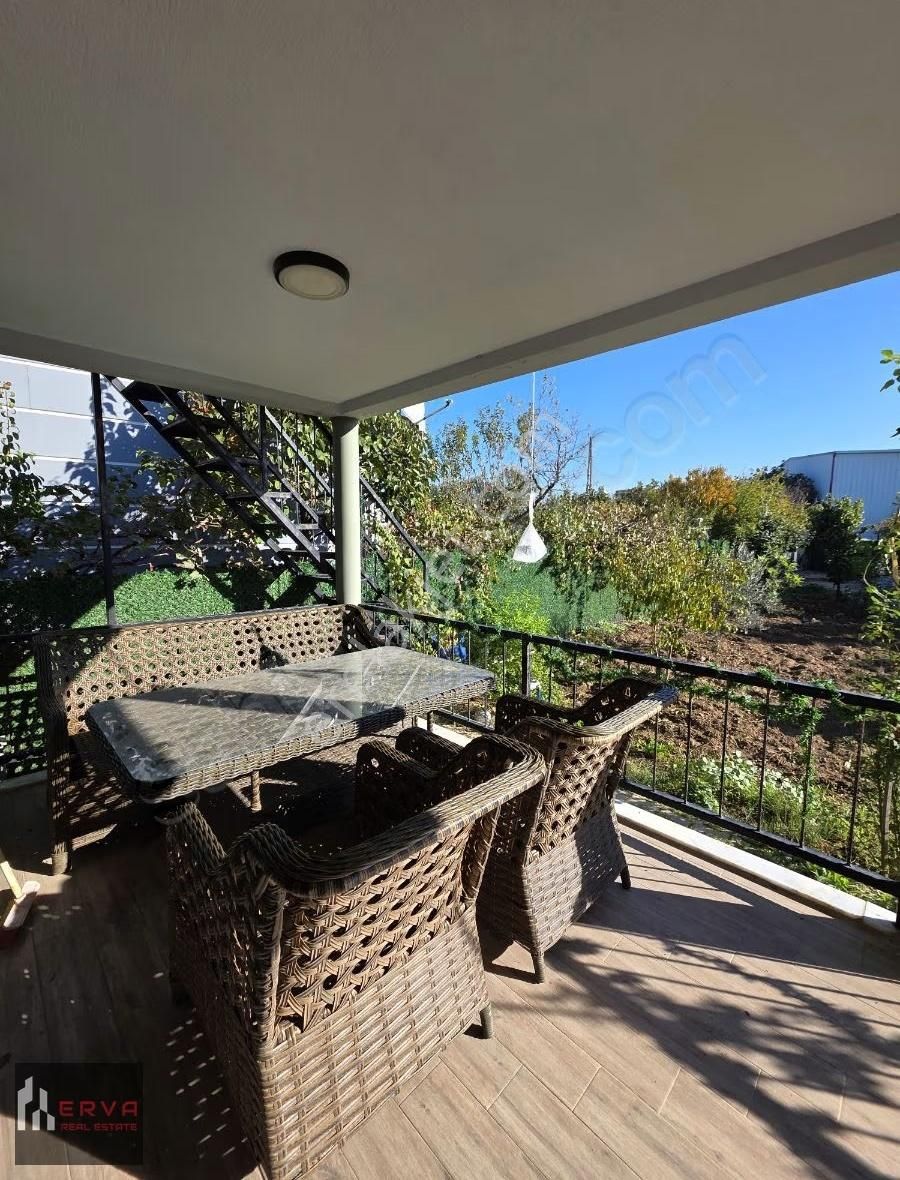 Menderes Oğlananasında Sıcak Ve Huzurlu Müstakil Ev - Görsel 19