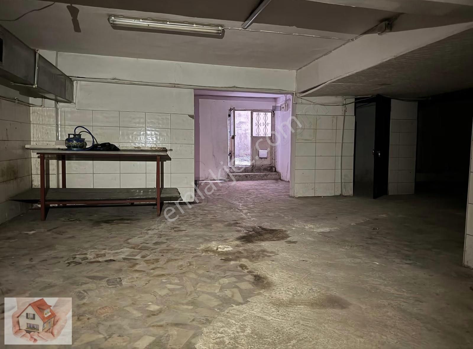 Doğuştan Armağanevlerde Kiralık Dükkan 130 M