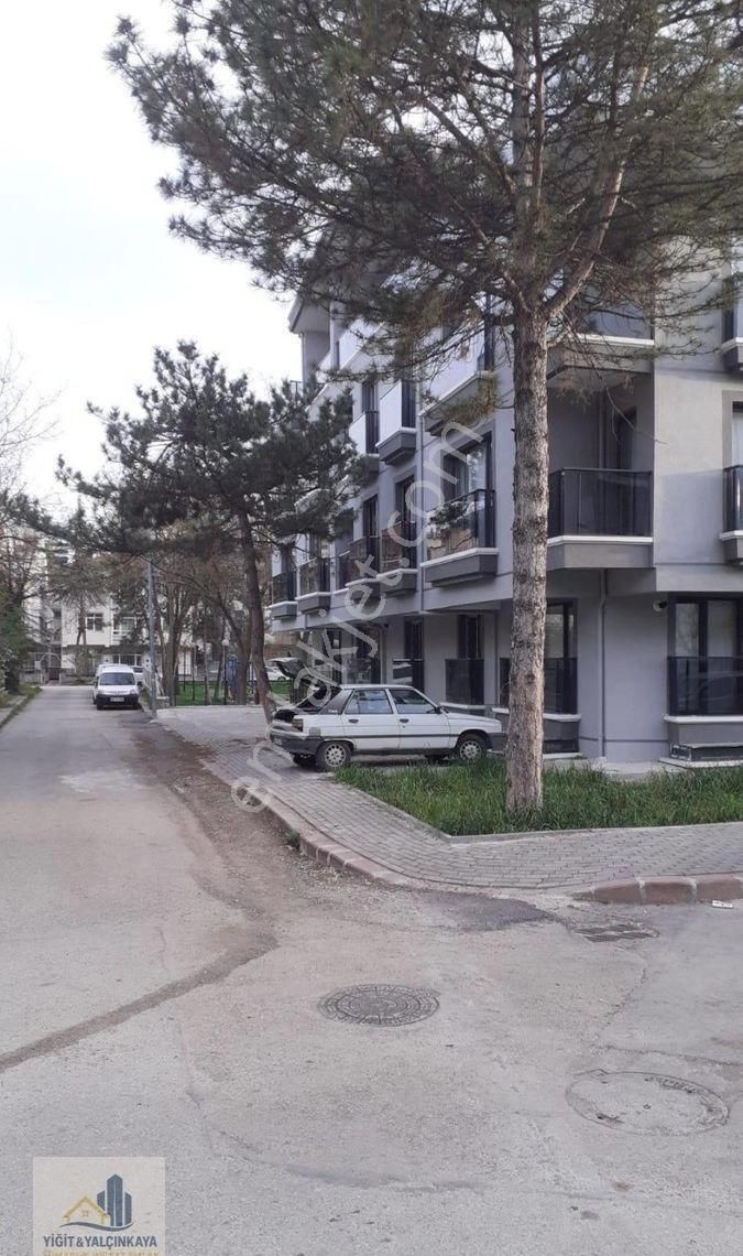 Yigit Yalçınkaya Emlaktan Üniversiteye 5 Dk Mesafede Park Manzaralı Lüx 1+1 Daire Kiracılı - Görsel 2