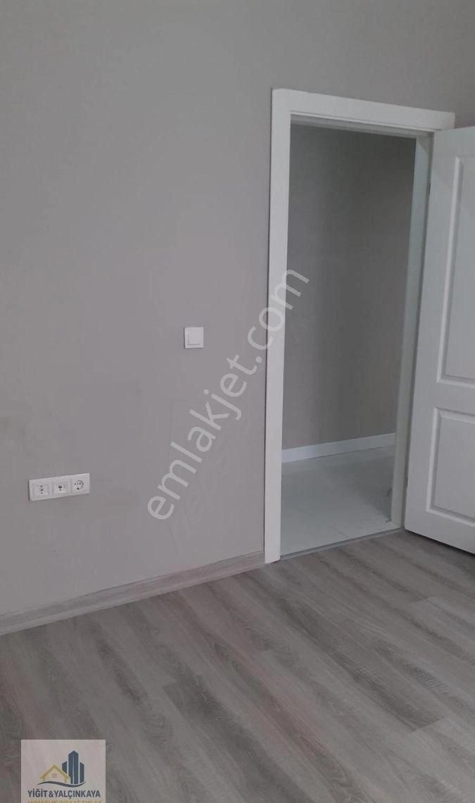 Yigit Yalçınkaya Emlaktan Üniversiteye 5 Dk Mesafede Park Manzaralı Lüx 1+1 Daire Kiracılı - Görsel 3