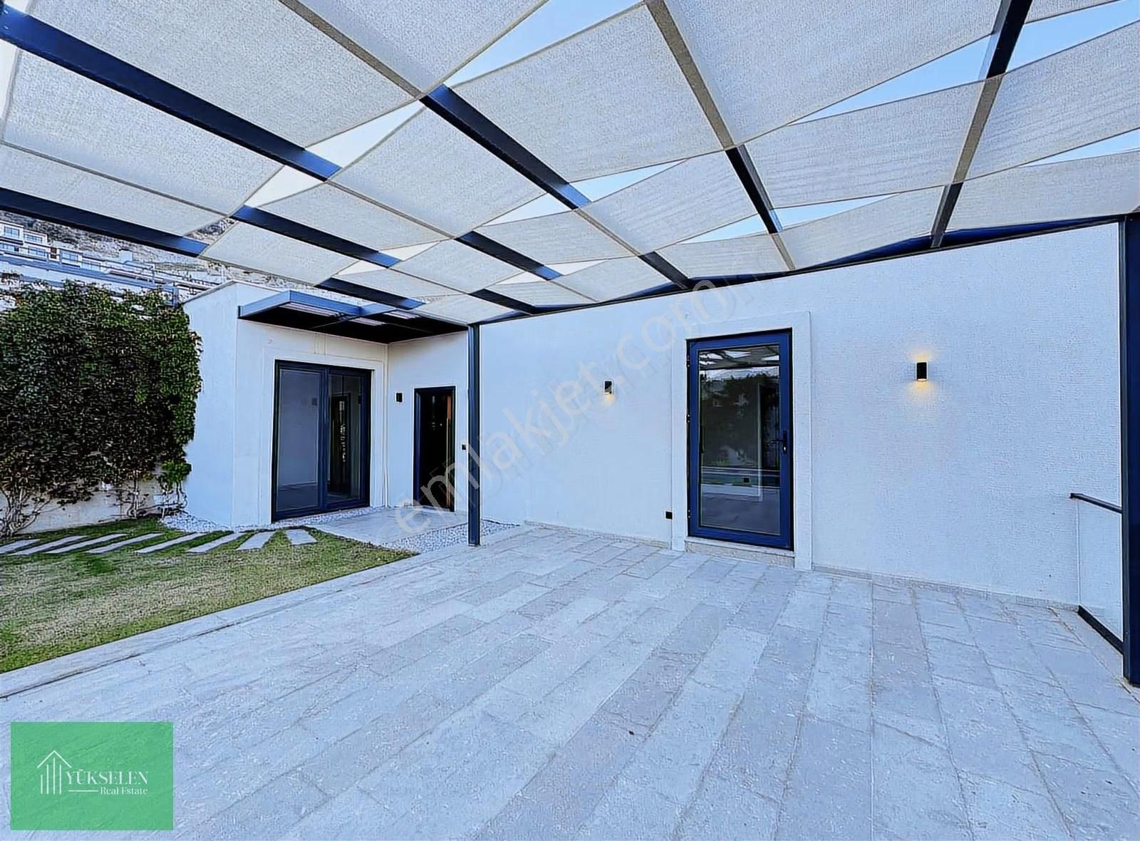 Deniz Manzaralı Eşyasız Özel Havuzlu Tek Kat Villa - Görsel 16