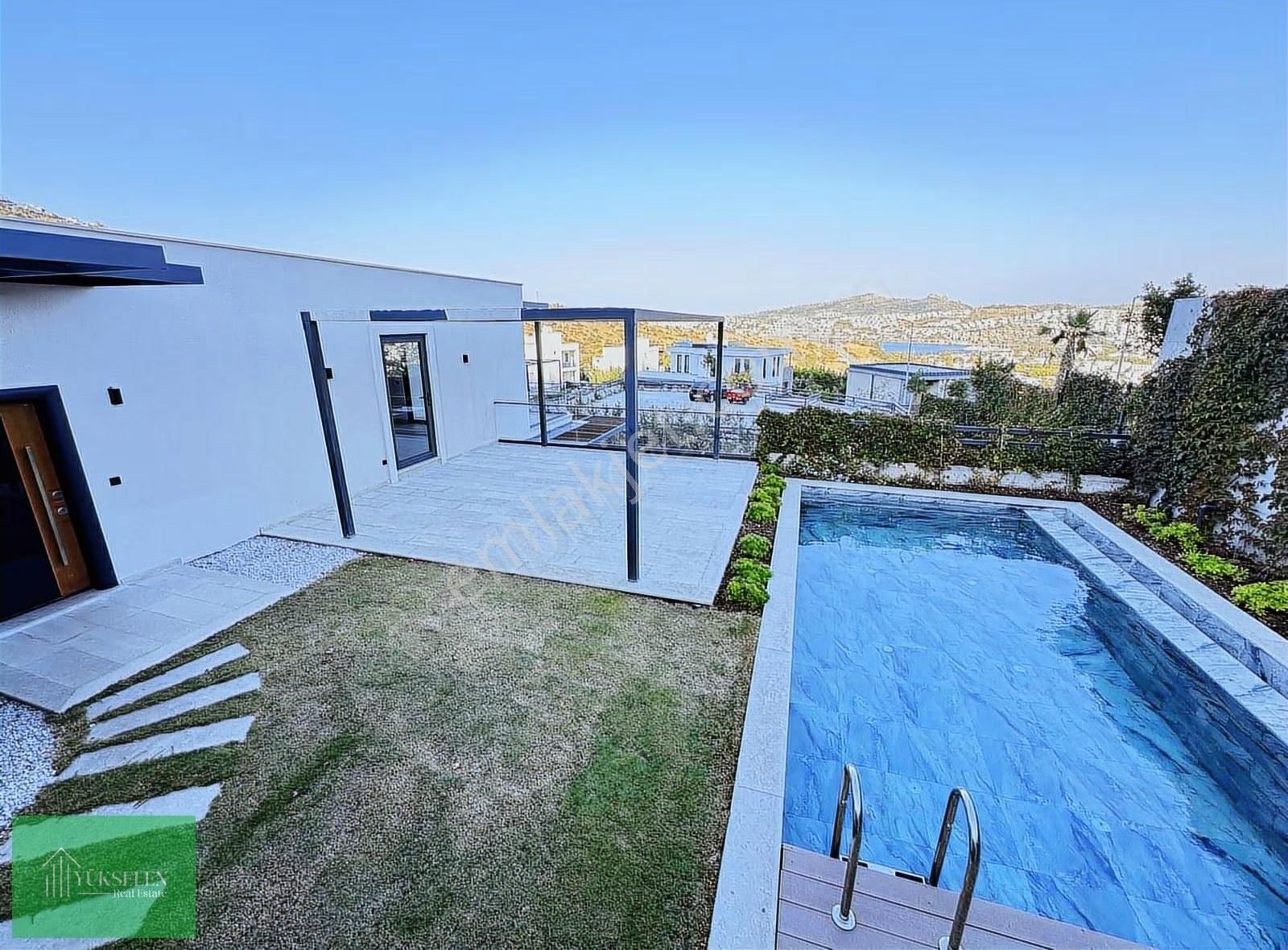 Deniz Manzaralı Eşyasız Özel Havuzlu Tek Kat Villa - Görsel 12