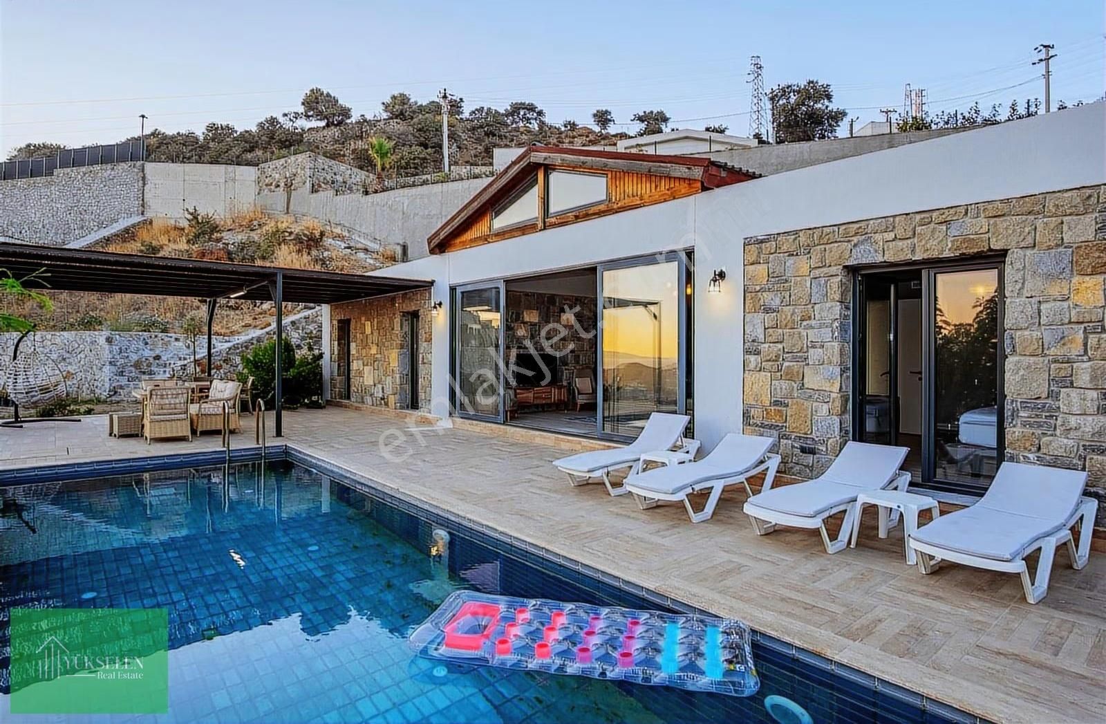 Gümüşlük Karakaya'da Manzaralı Havuzlu 4+1 Tek Katlı Taş Villa - Görsel 17