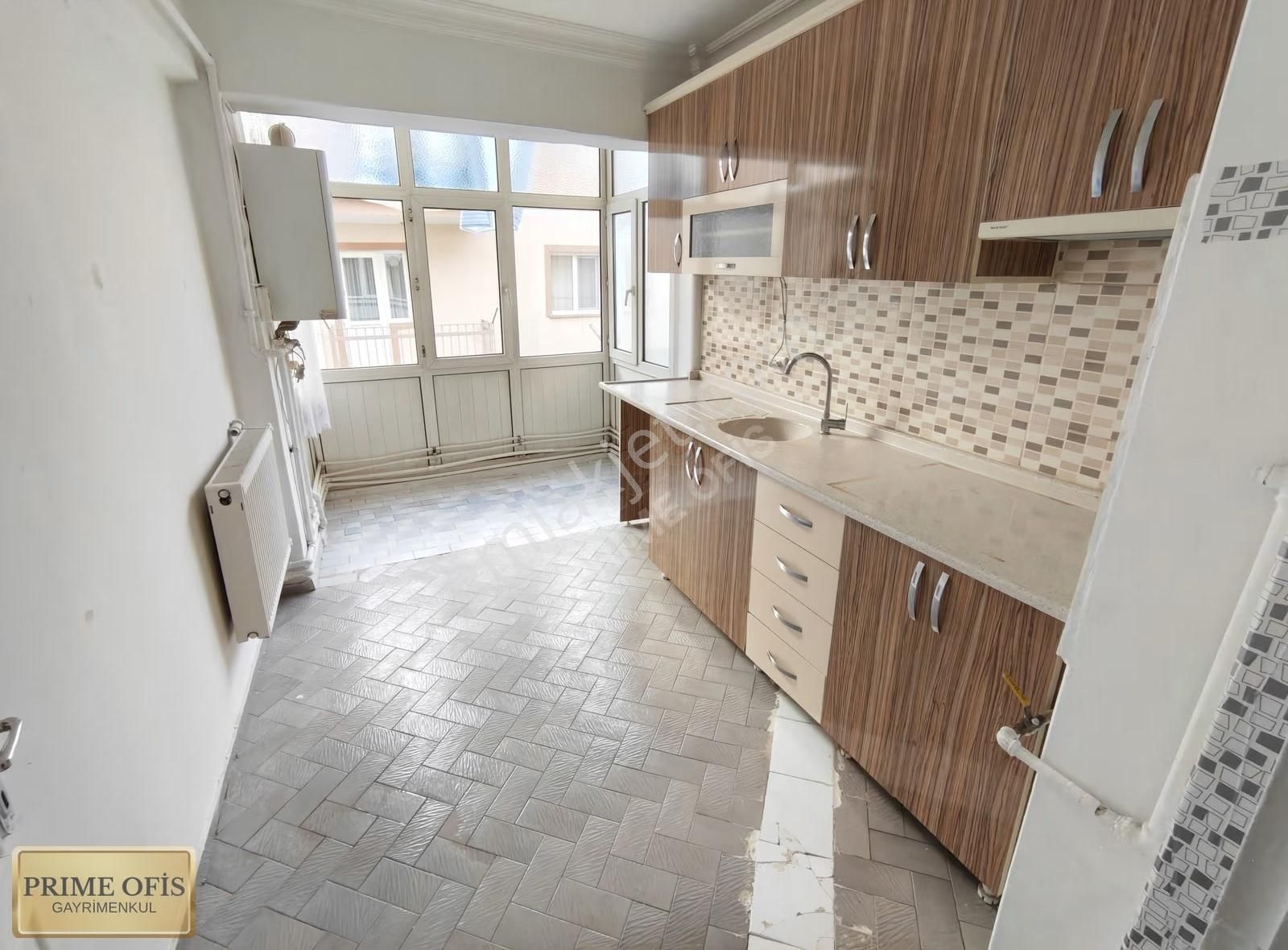 Gata Ve Şehir Hastanesine Yakın Katta Kiralık 3+1 Daire - Görsel 4