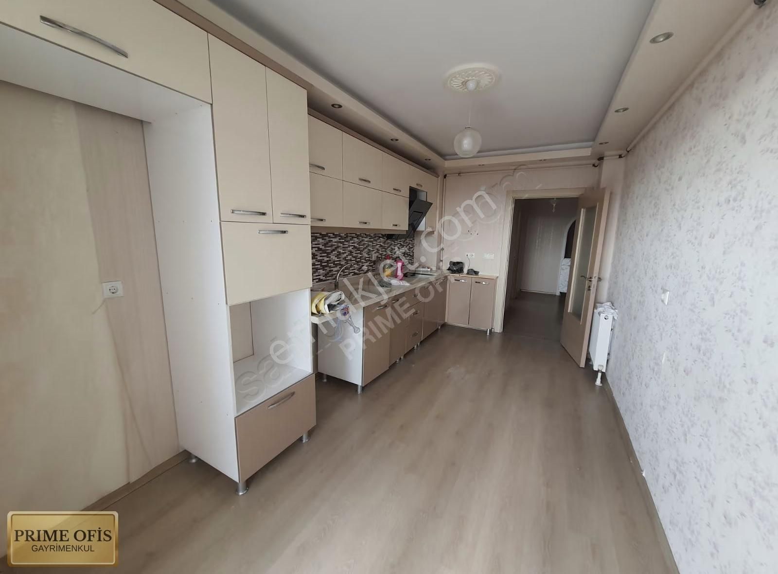 3+1 Asansörlü Yapılı Yayla Da 10 Yıllık Bina Porsuk Cad. Yakın