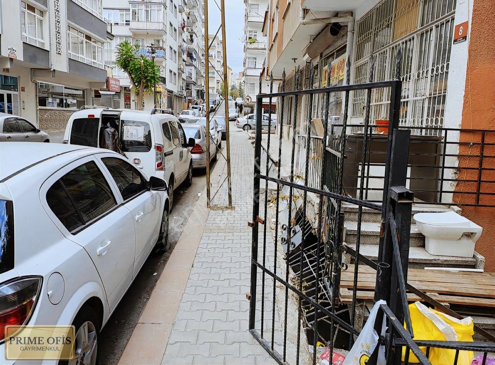 Demet Lale Mah.de Metroya Çok Yakın İçi Yapılı 3+1 Satılık Daire - Görsel 17