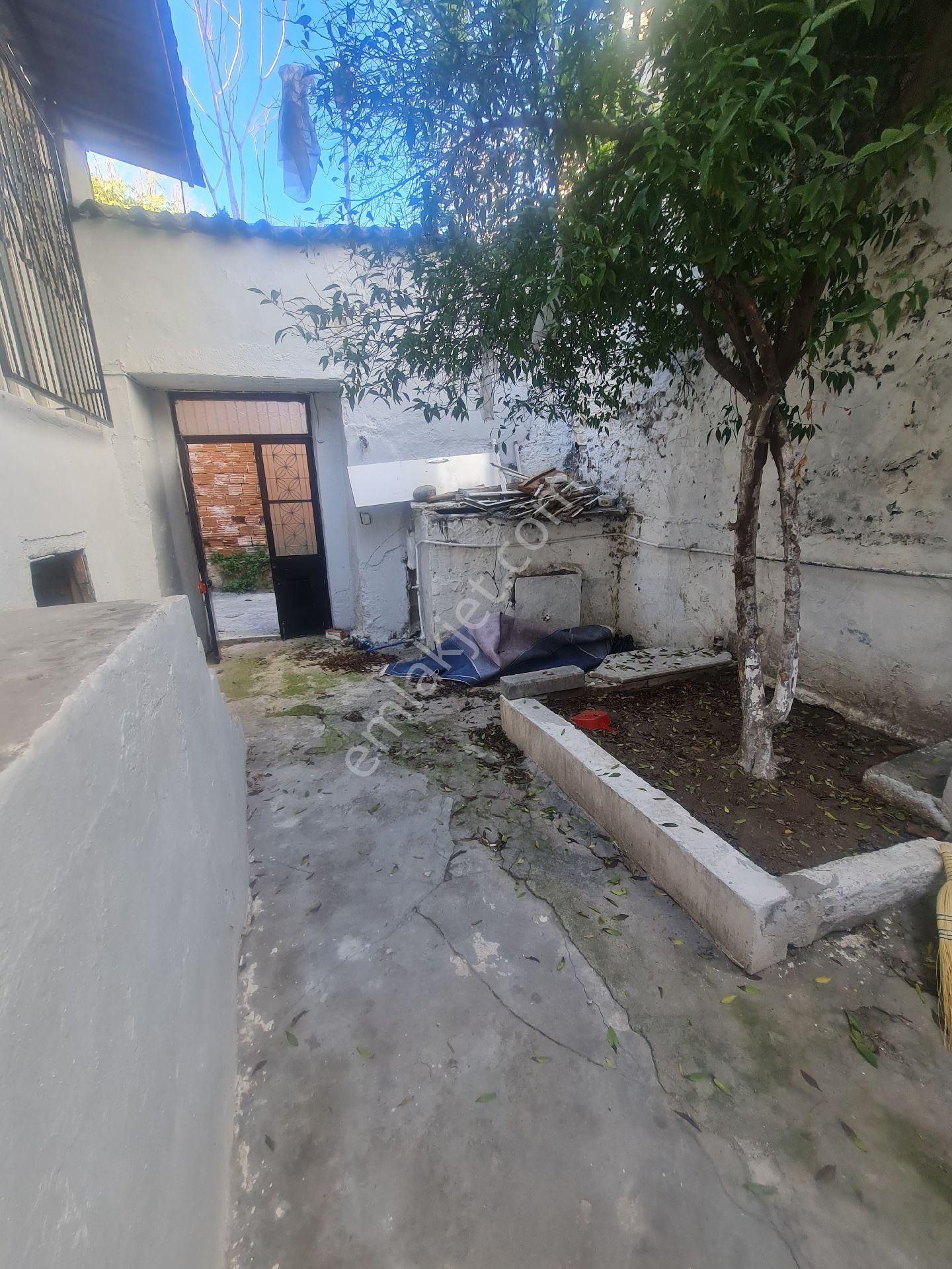 İzmir Konak Agorada Satılık Bahçeli 153 M2 Müstakil Ev