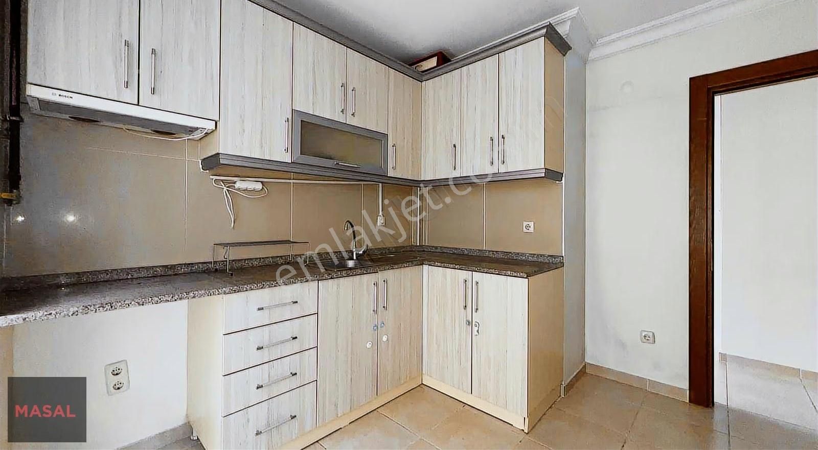 Kartal'da Satılık 3+1 Deniz Manzaralı, Ebeveyn Banyolu Cadde Üst - Görsel 13