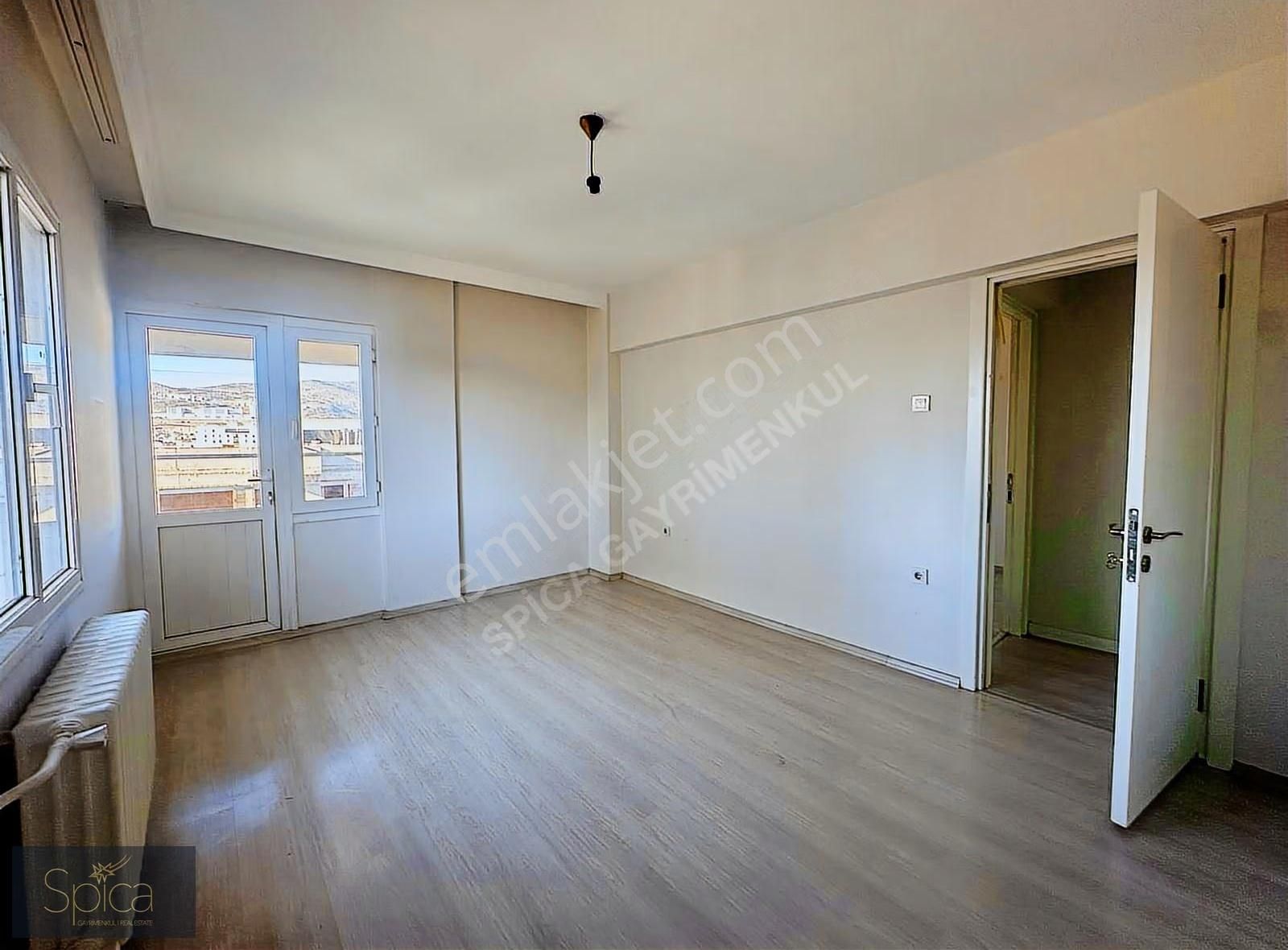 Ankara Cad. 3 Cepheli Otoparklı Kiralık 4+1 Ara Kat Daire - Görsel 22