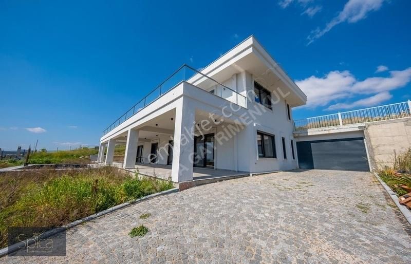 İzmir Seferihisar Düzce Satılık 3+2 Havuzlu Lüks Villa