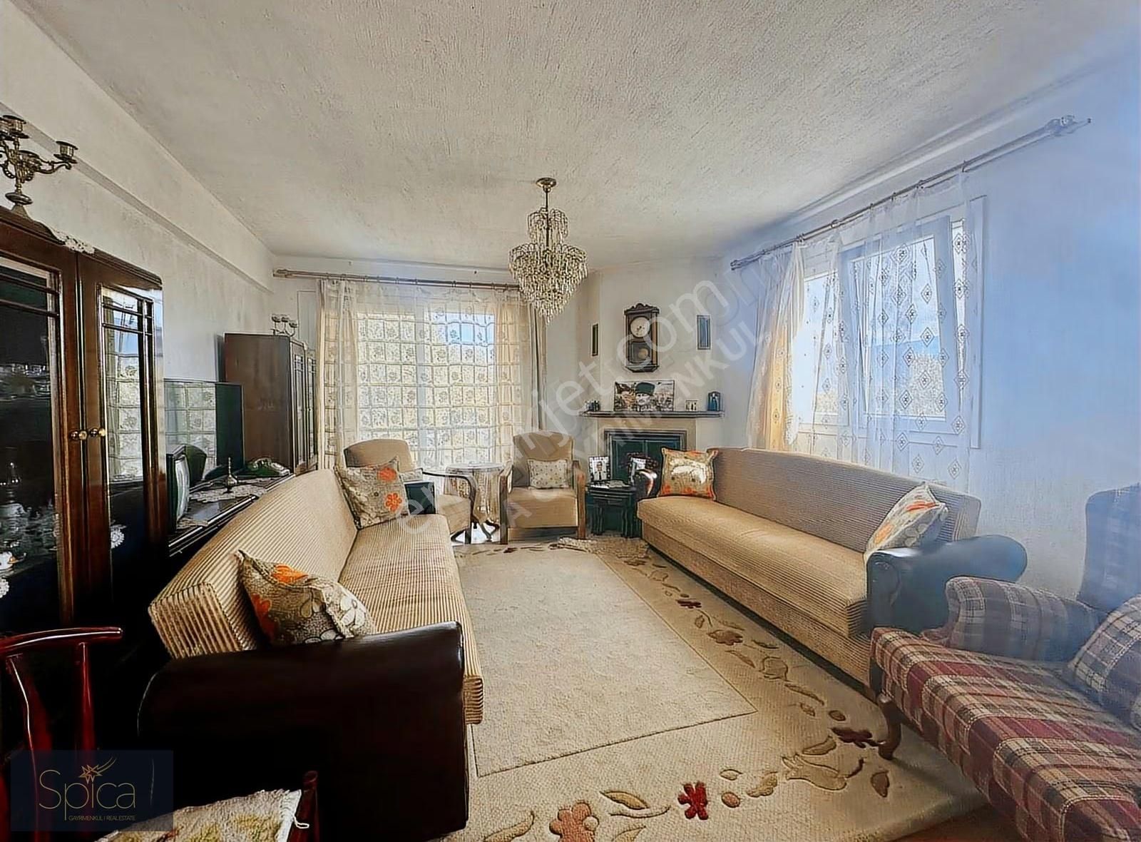 İzmir Foça Yolu Üzerinde 2650 M2 İçinde Çiftlik Hayatı Ve Konutu - Görsel 4