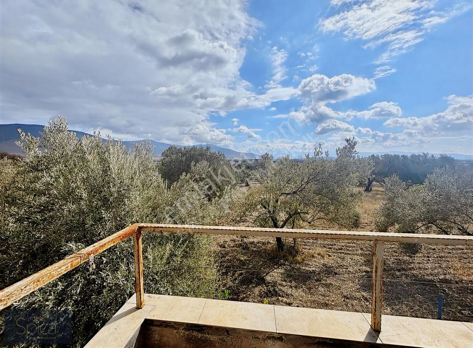 İzmir Foça Yolu Üzerinde 2650 M2 İçinde Çiftlik Hayatı Ve Konutu - Görsel 20