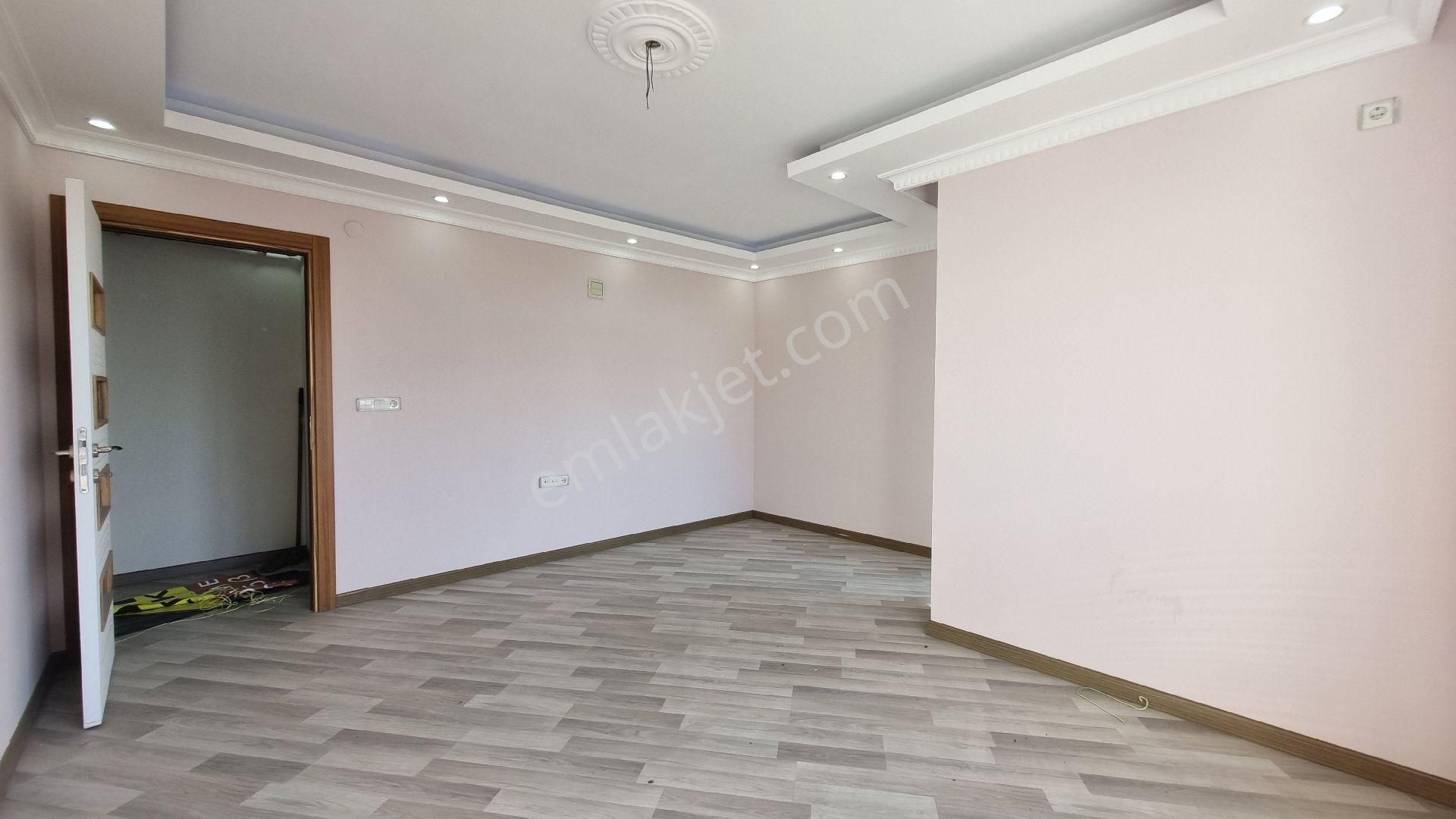Avcılar'da Sıfır Kullanım Geniş Dubleks Daire 160 M² Net 3+2 - Görsel 3