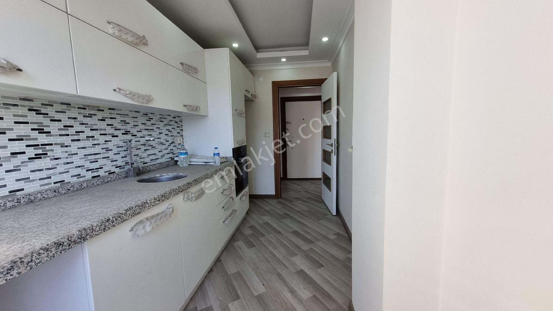 Avcılar'da Sıfır Kullanım Geniş Dubleks Daire 160 M² Net 3+2 - Görsel 11