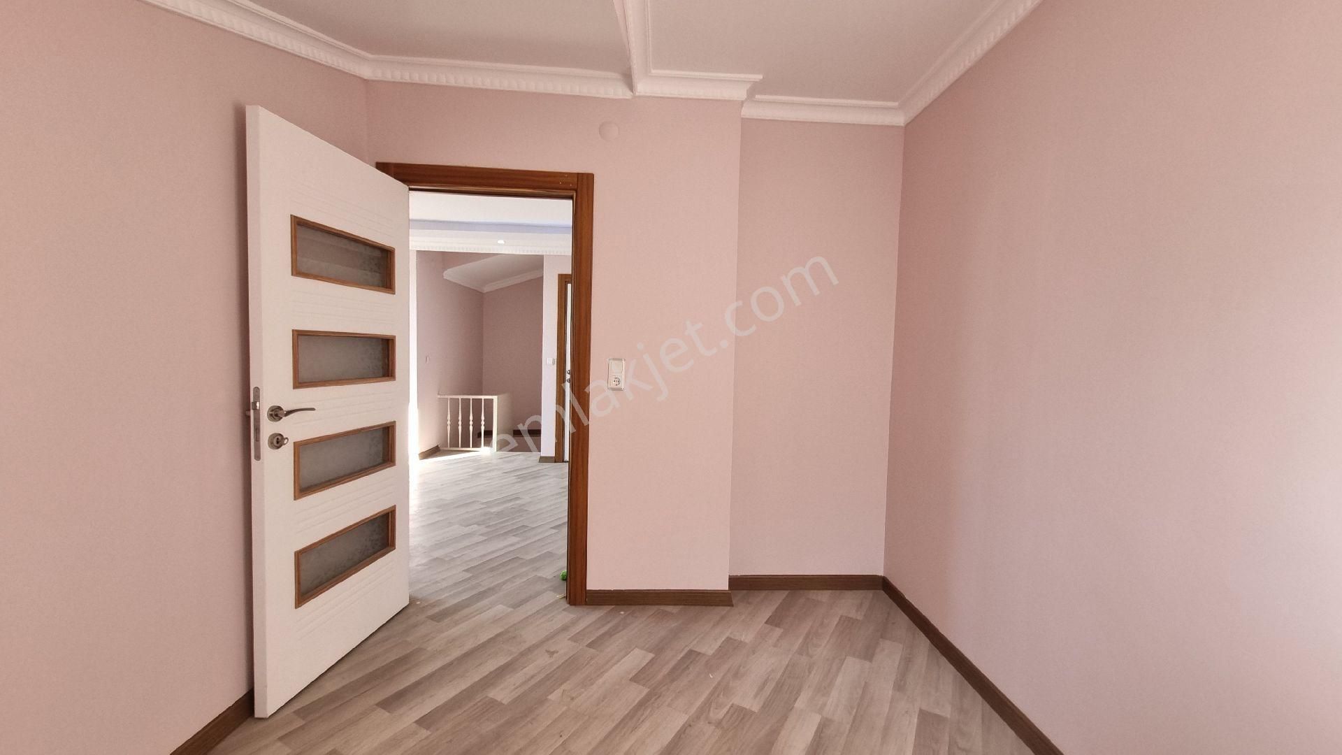 Avcılar'da Sıfır Kullanım Geniş Dubleks Daire 160 M² Net 3+2 - Görsel 31