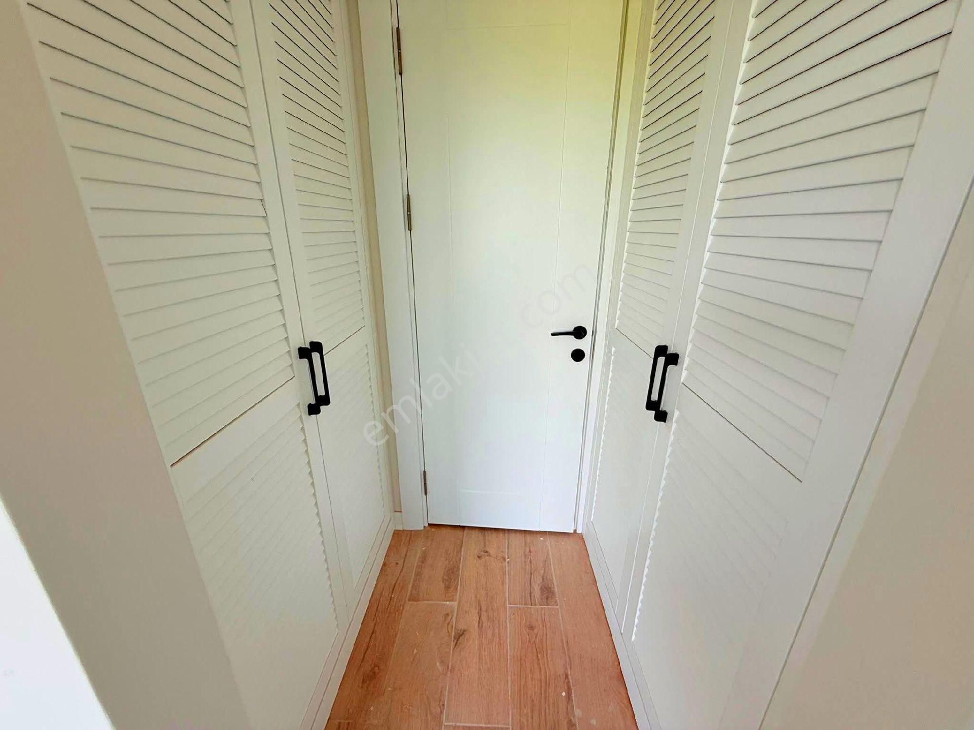 Kuşadasında Yaz-kış Oturmaya Uygun Özel Havuzlu 5+1 Sıfır Villa - Görsel 20