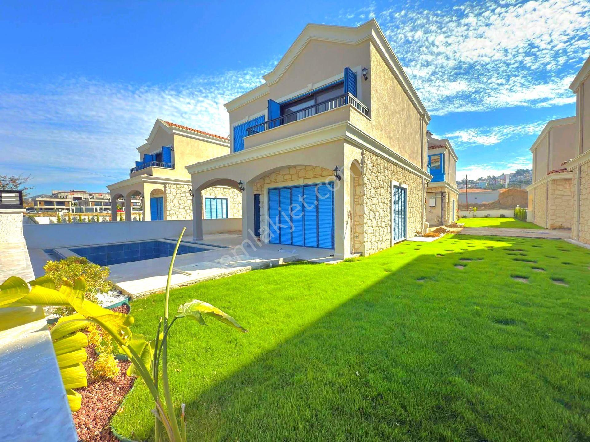 Kuşadasında Yaz-kış Oturmaya Uygun Özel Havuzlu 5+1 Sıfır Villa - Görsel 6