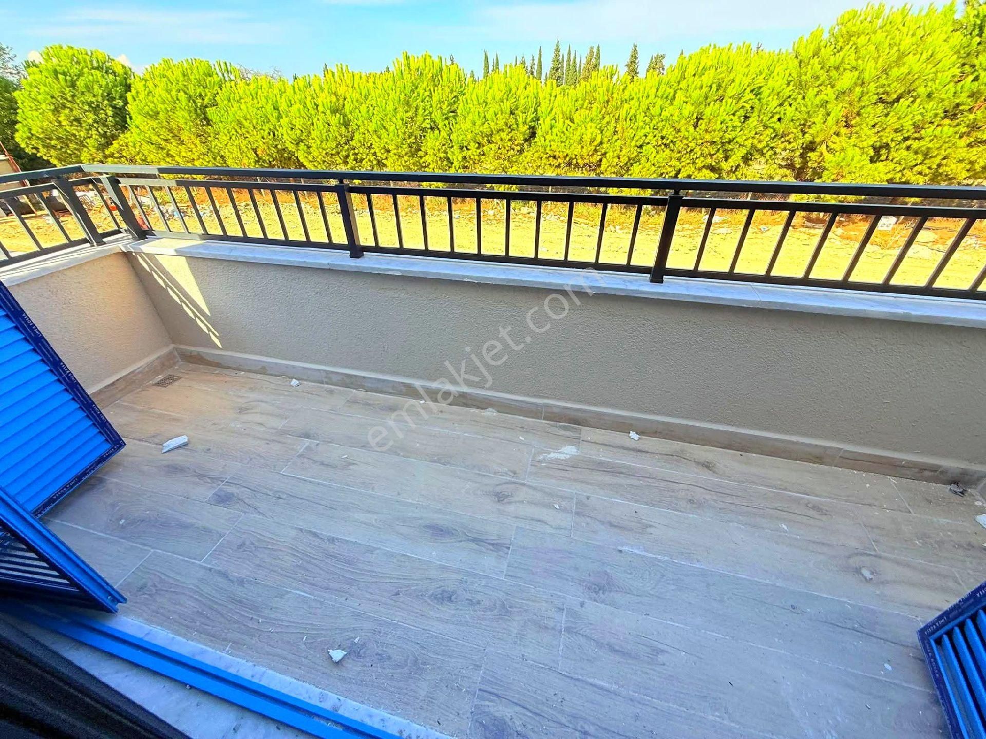 Kuşadasında Yaz-kış Oturmaya Uygun Özel Havuzlu 5+1 Sıfır Villa - Görsel 25