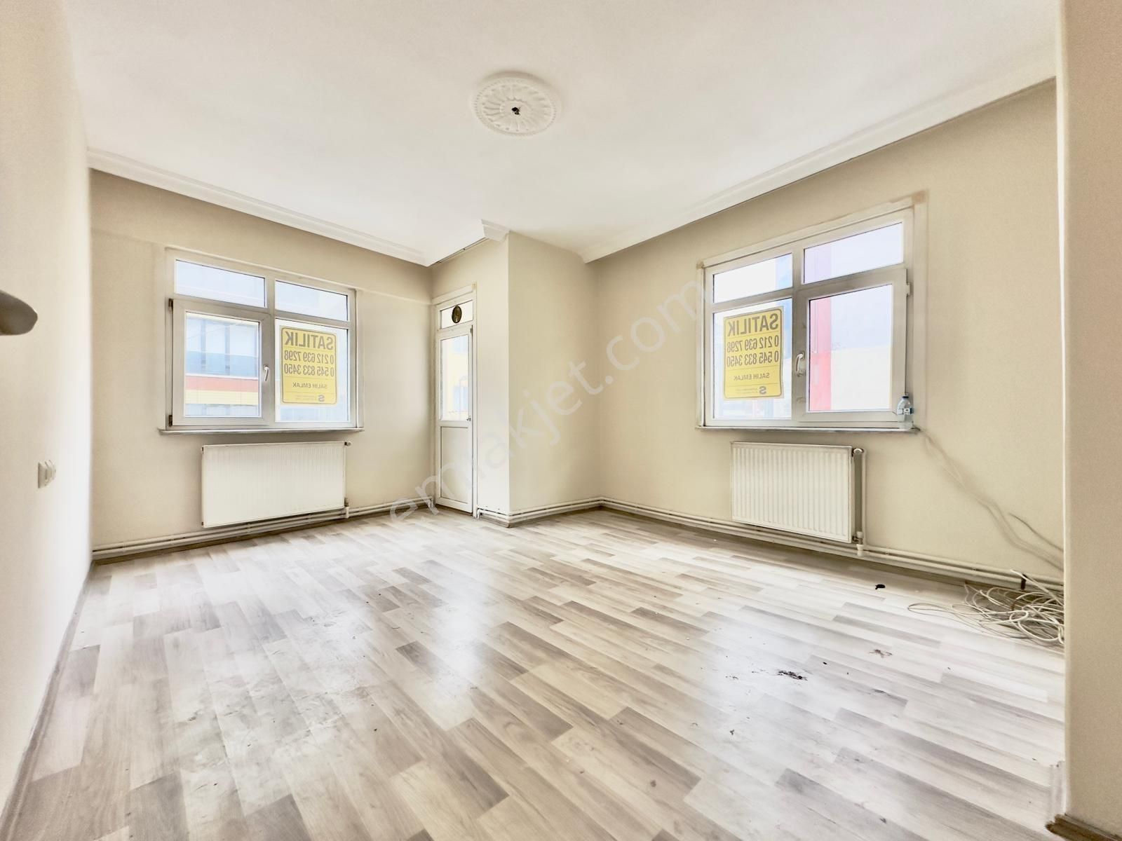 Salih Emlak 'tan Cadde Üzeri E5 Metro Metrobüs Yakın Kredili 2+1 - Görsel 18