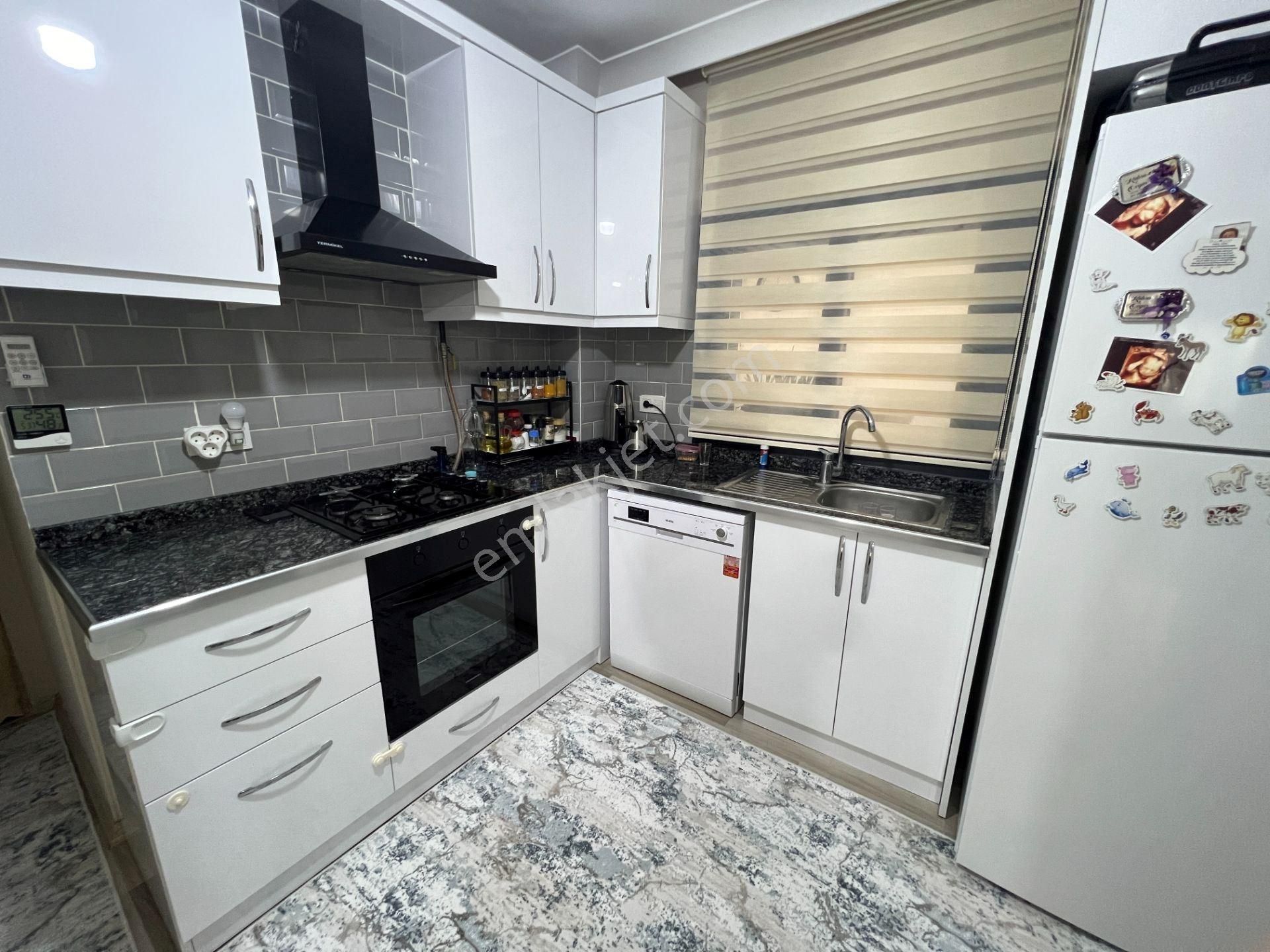 Bornova'da Mevlana Mah. Cadde Üstü Satılık 3+1 Doğalgazlı Daire - Görsel 6