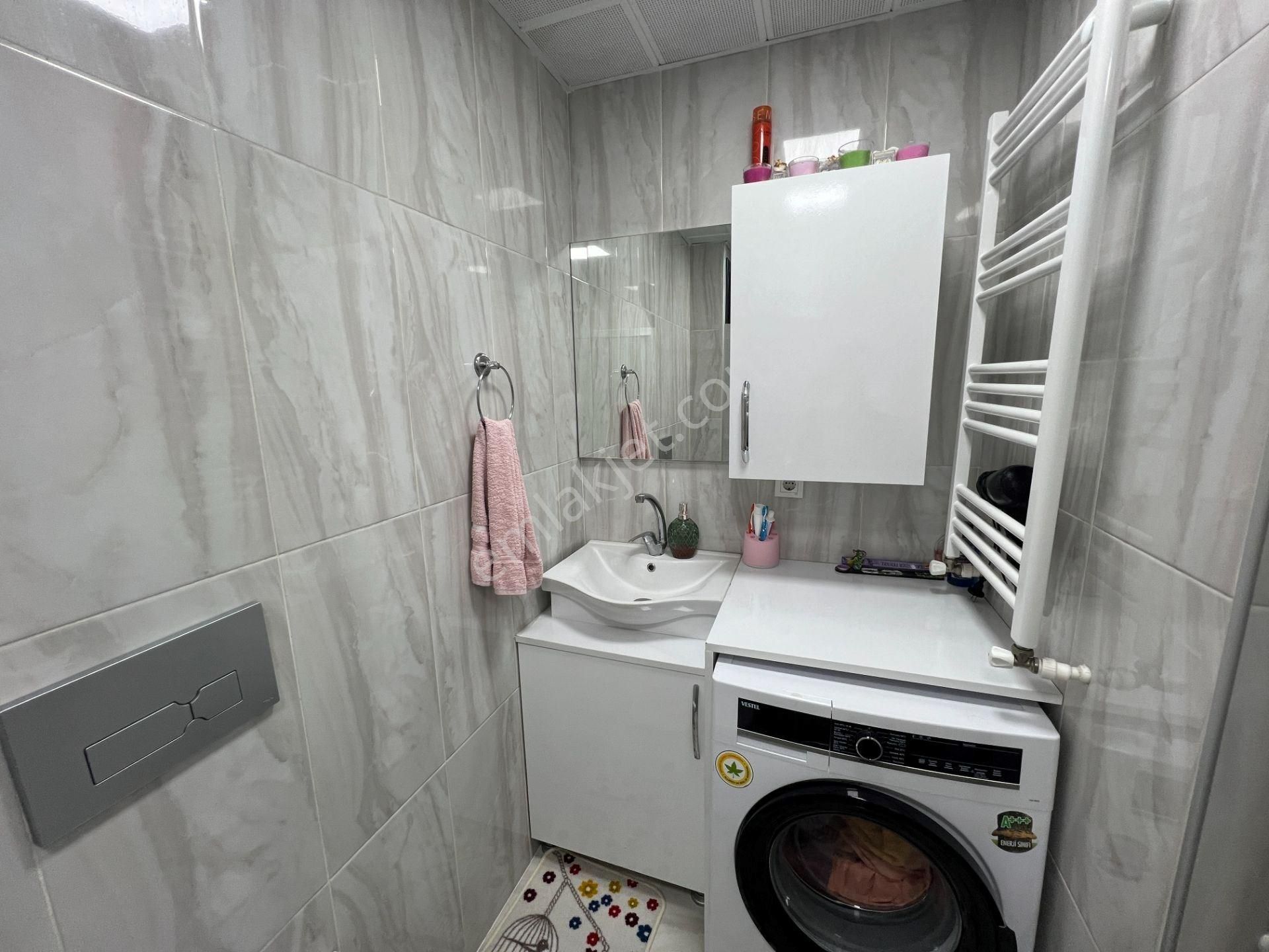 Bornova'da Mevlana Mah. Cadde Üstü Satılık 3+1 Doğalgazlı Daire - Görsel 17