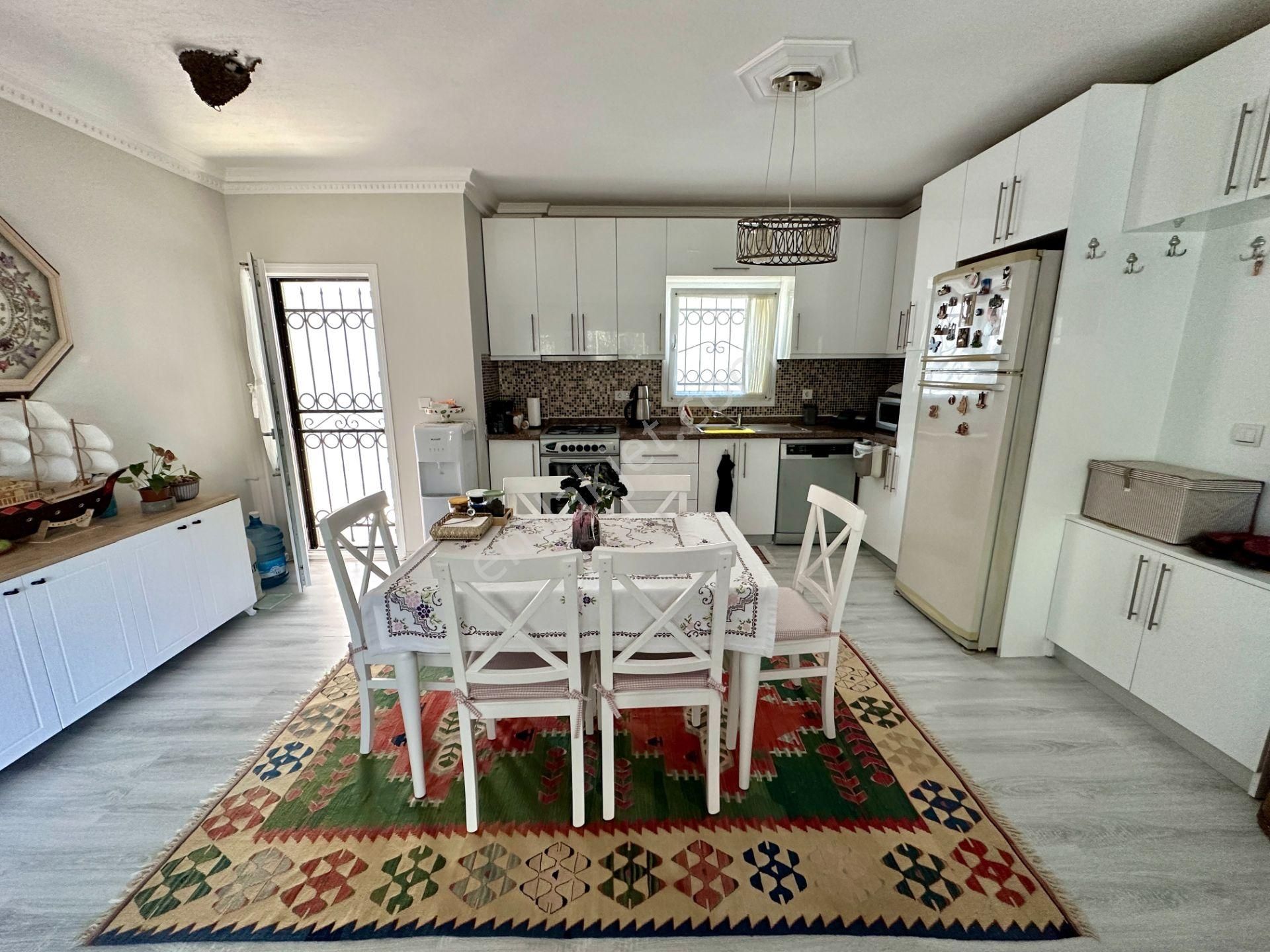 Bodrum Turgutreis Merkezde Kapalı Balkonlu Geniş Tertemiz 2+1 Daire - Görsel 12