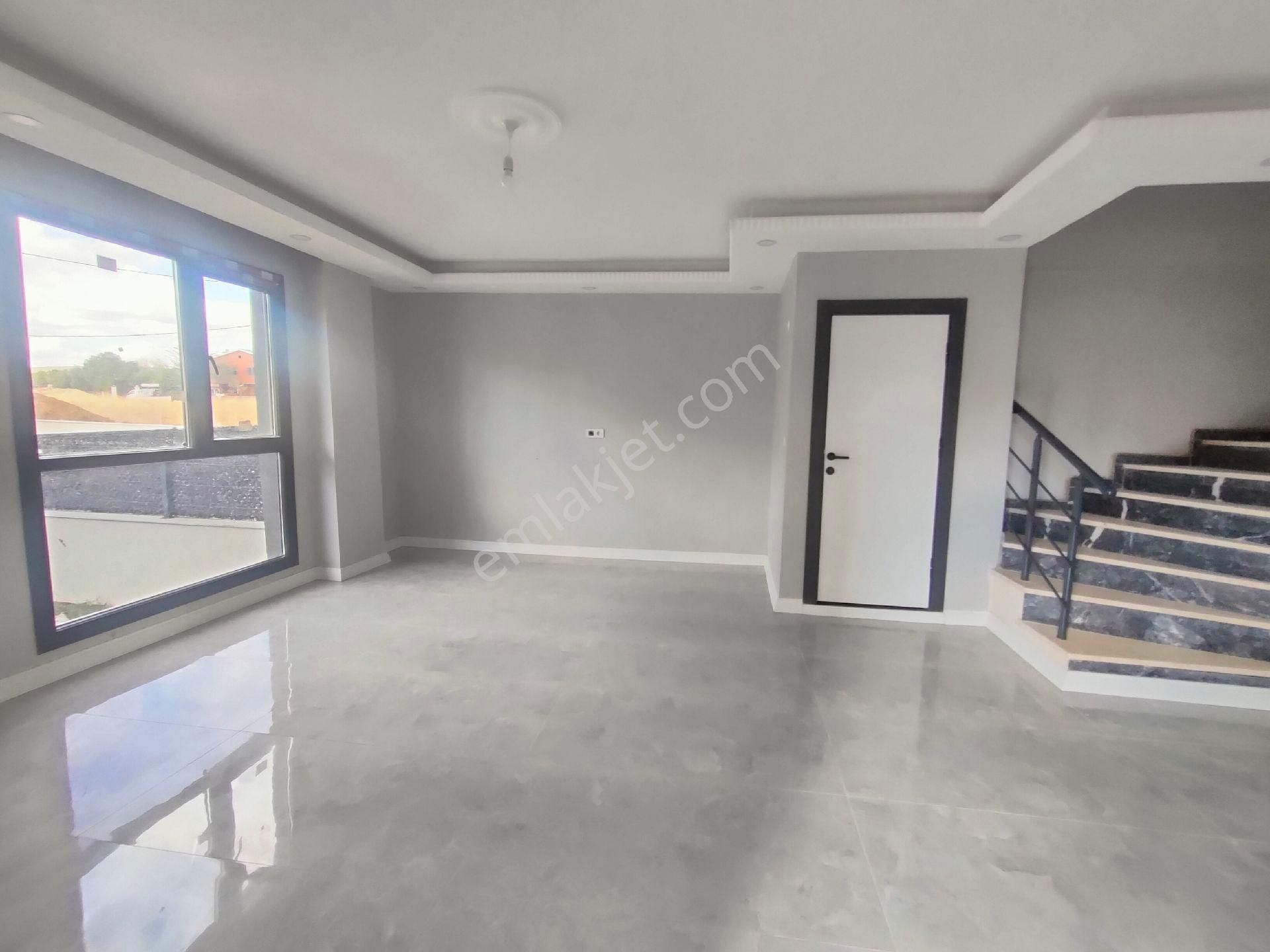 Kartallar'dan Geniş Ve Ferah 4+1 Bahçeli Deniz Manzaralı Lüks Yazlık Villa - Görsel 8