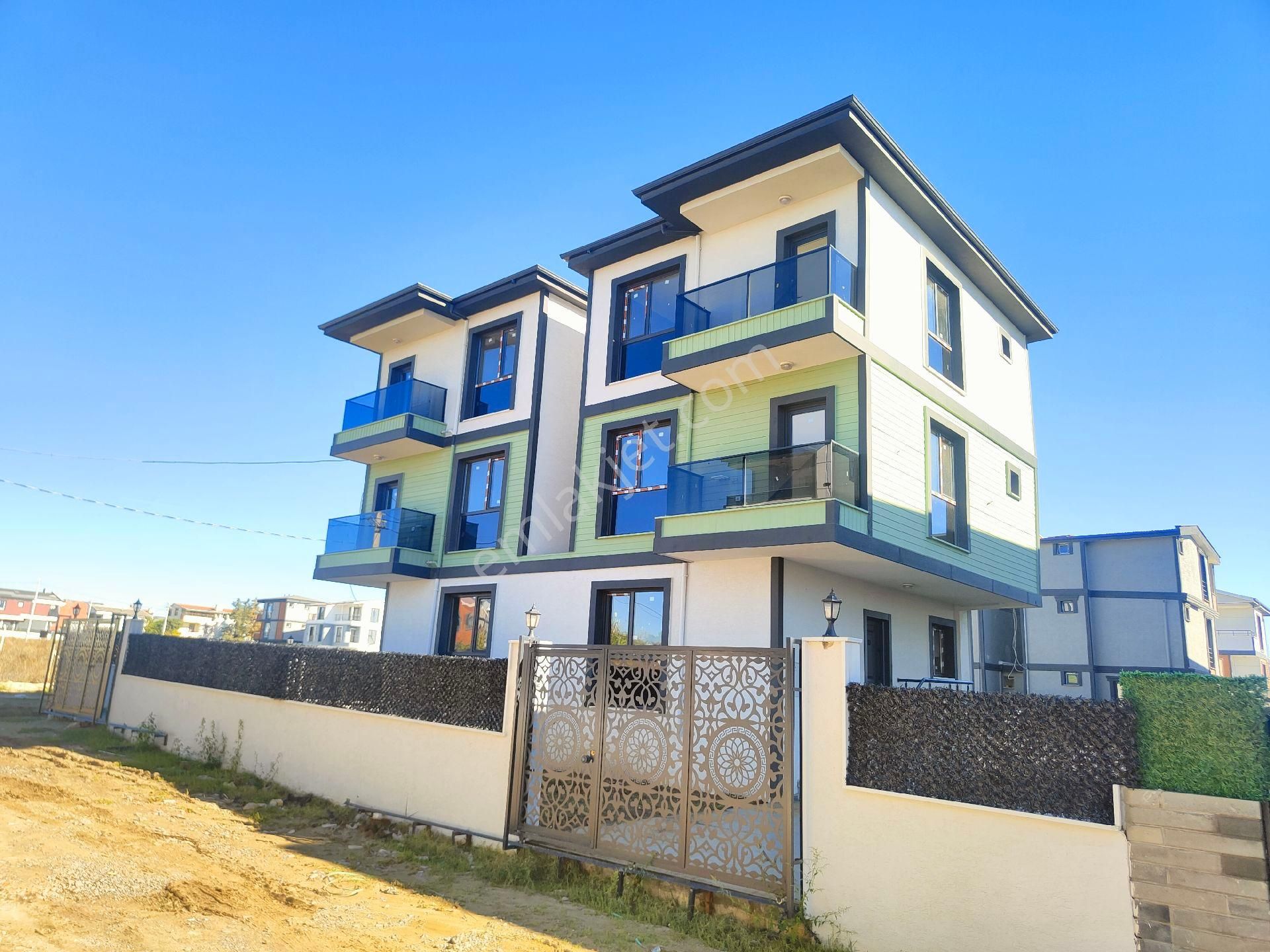 Kartallar'dan Geniş Ve Ferah 4+1 Bahçeli Deniz Manzaralı Lüks Yazlık Villa - Görsel 2