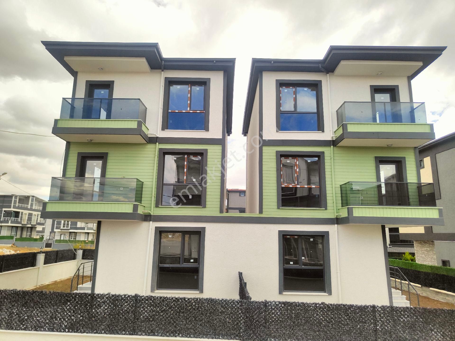 Kartallar'dan Geniş Ve Ferah 4+1 Bahçeli Deniz Manzaralı Lüks Yazlık Villa - Görsel 33