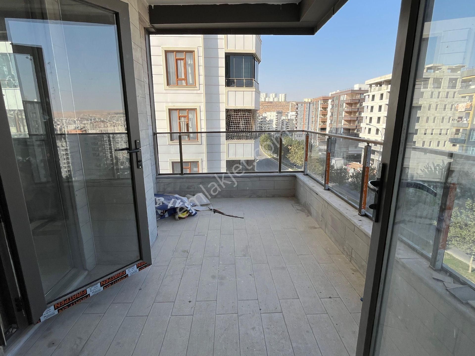 Yavuz Emlak Tan Satılık Daire Arakat Karaköprü Çardaklı Bulvarında 5 Oda - Görsel 13