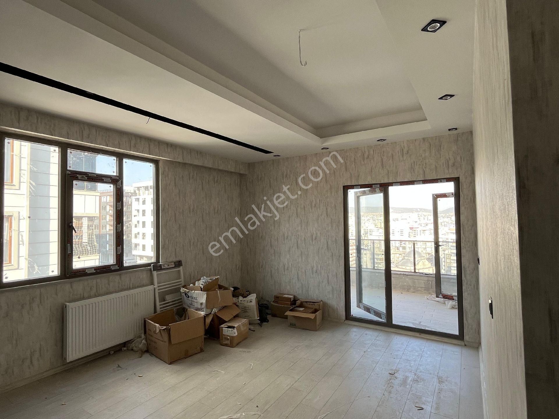 Yavuz Emlak Tan Satılık Daire Arakat Karaköprü Çardaklı Bulvarında 5 Oda - Görsel 12