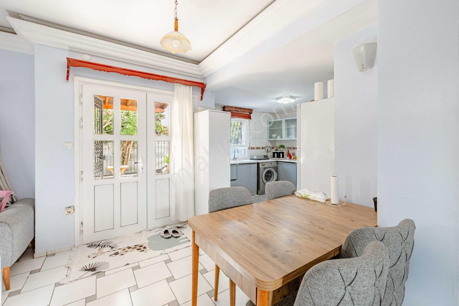 Bodrum Eskiçeşme'de Merkezi Noktalara Yürüme Mesafesinde Müstakil Ev - Görsel 13