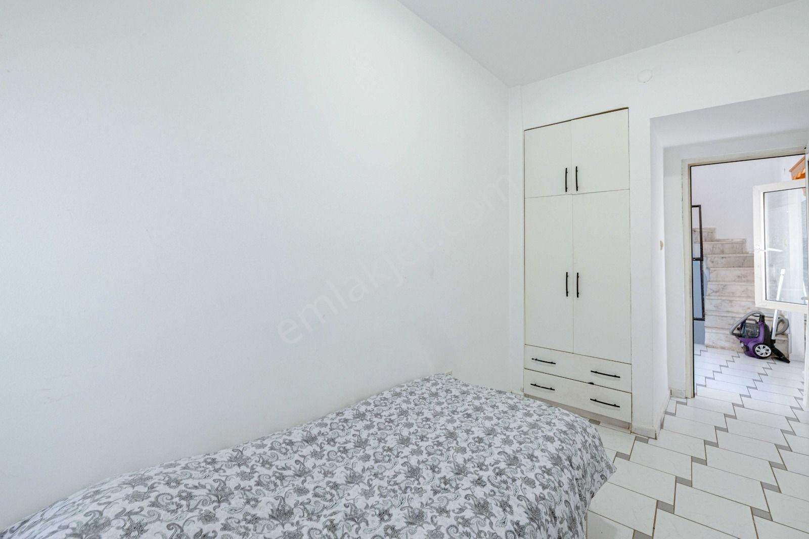 Bodrum Eskiçeşme'de Merkezi Noktalara Yürüme Mesafesinde Müstakil Ev - Görsel 23