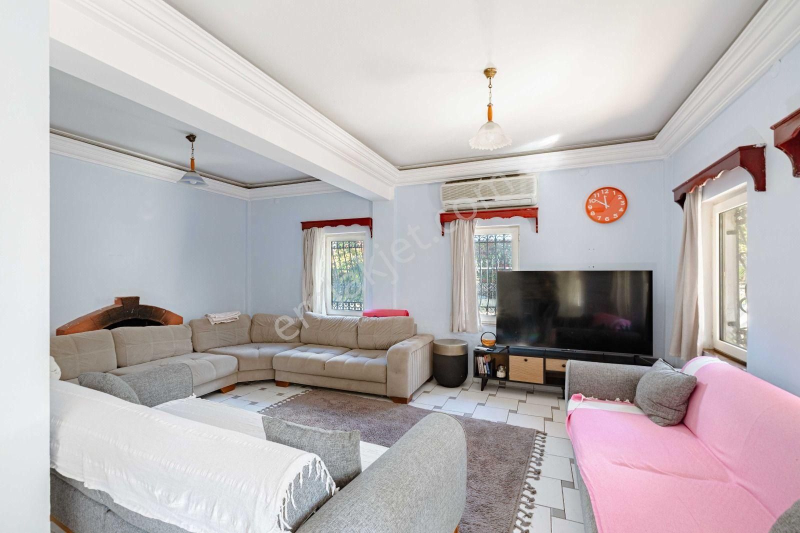 Bodrum Eskiçeşme'de Merkezi Noktalara Yürüme Mesafesinde Müstakil Ev - Görsel 16