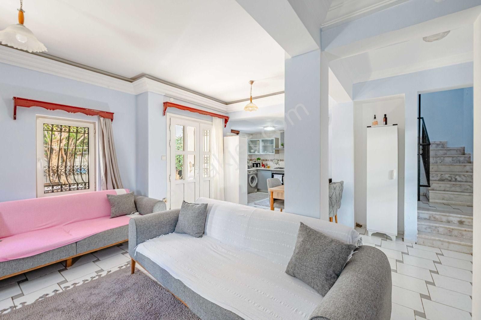 Bodrum Eskiçeşme'de Merkezi Noktalara Yürüme Mesafesinde Müstakil Ev - Görsel 18