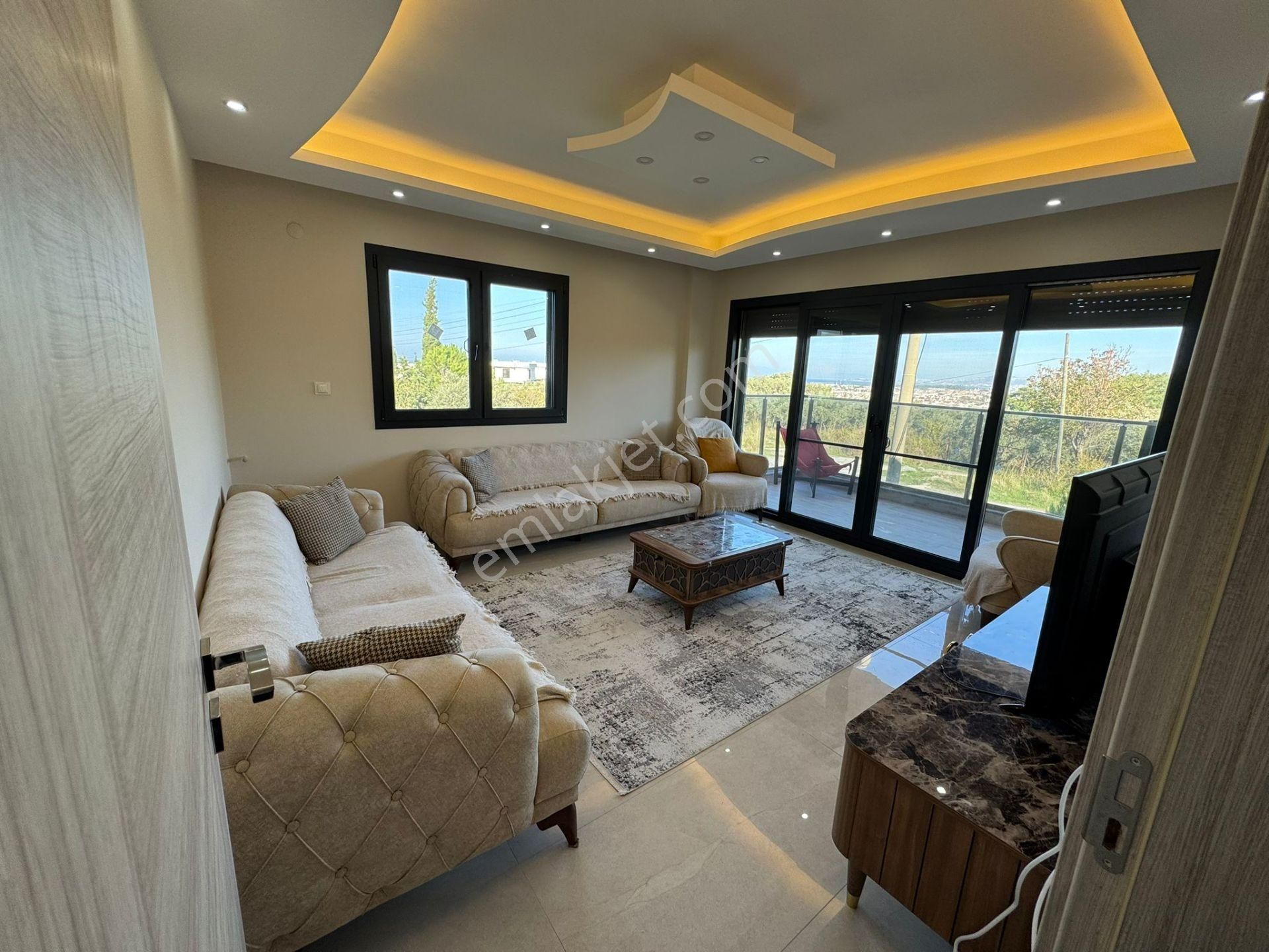 Kuşadası Güzelçamlıda 4+1 Satılık Müstakil Villa