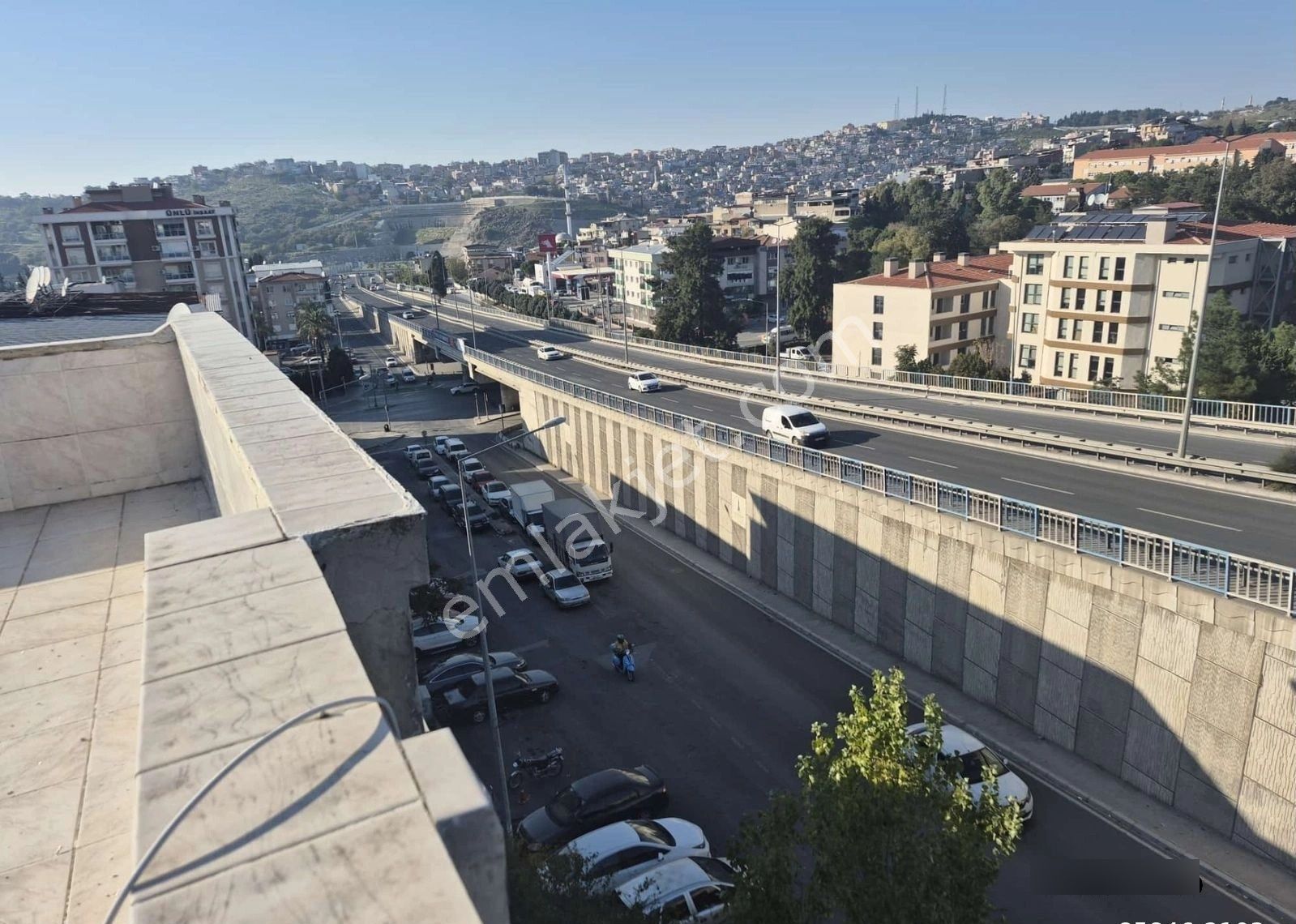 Buca Laleli Mahallesinde.uçanyolyanı/doğa Manzaralı/teraslı//otoparklı/3+1 Ferah Daire - Görsel 11