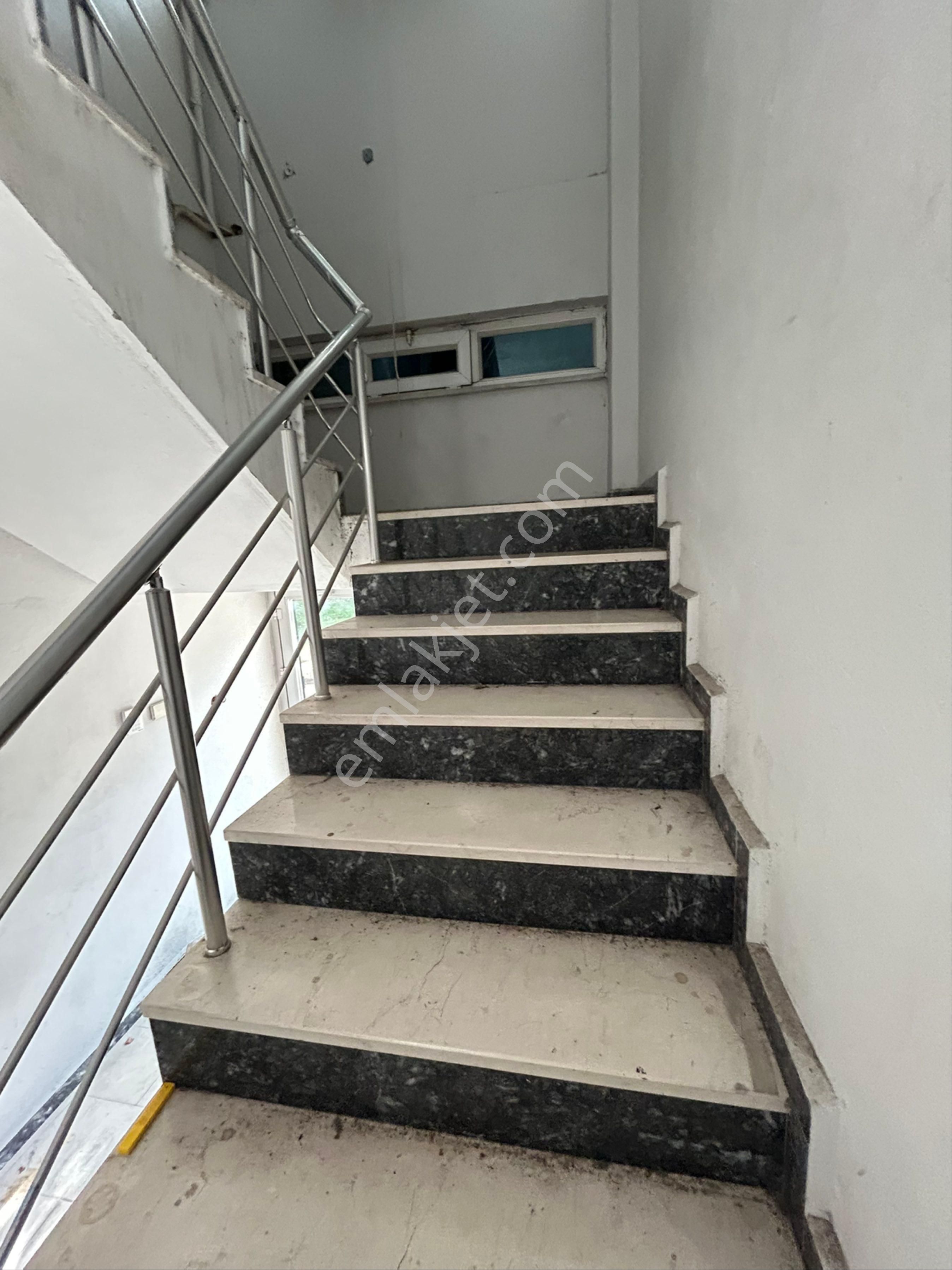 Sahibinden Vişne Caddesine Yakın Satılık Komple Bina - Görsel 12