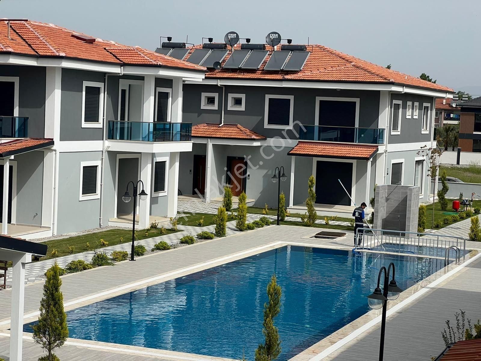 110m² Dubleks Villa – 150m² Müstakil Bahçeli, Havuzlu Site İçinde