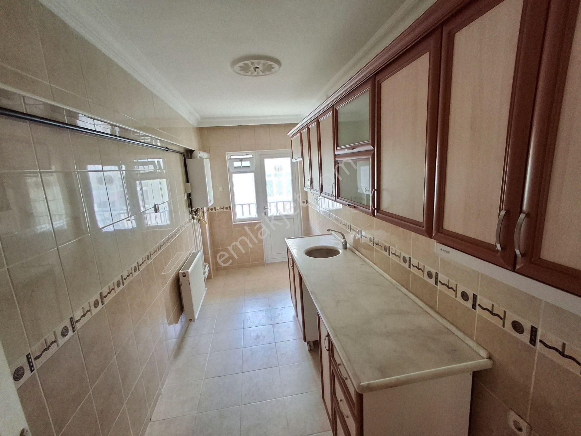 3+1 Asansörlü Cadde Üzeri Manzaralı Orta Kat Bağımsız S. Merkezi Konum - Görsel 2