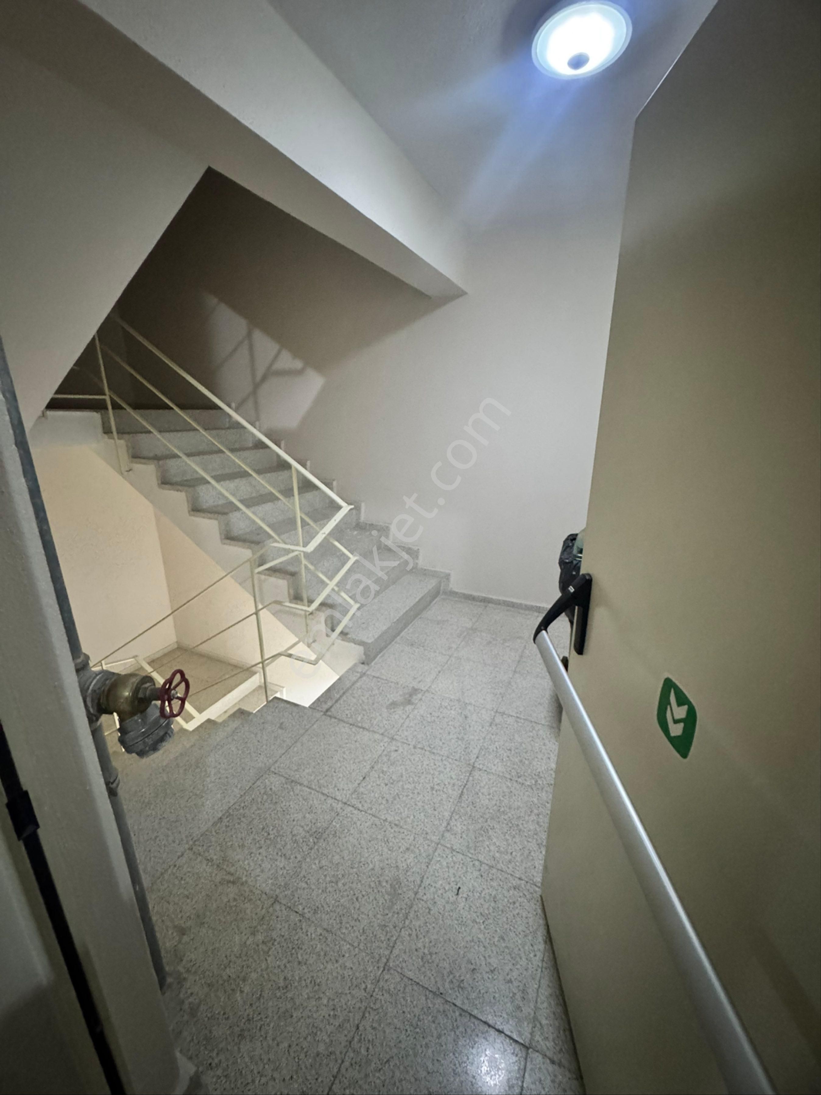 Volkan Koçyiğit Bulvarı Üzerinde 3+1 140m2 Arakat Asansörlü Ebeveyn Banyolu Site İçi Satılık Daire - Görsel 31