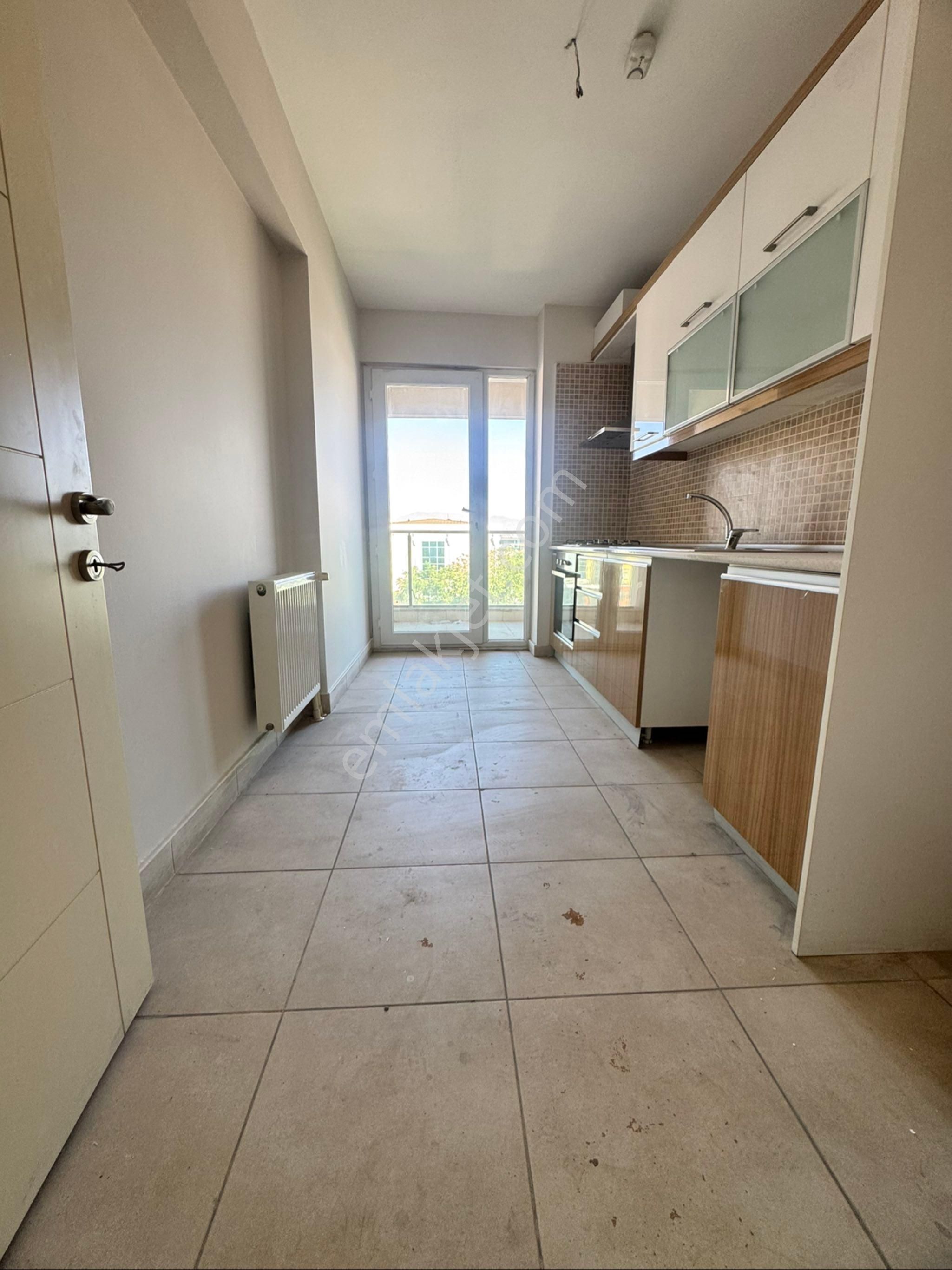 Volkan Koçyiğit Bulvarı Üzerinde 3+1 140m2 Arakat Asansörlü Ebeveyn Banyolu Site İçi Satılık Daire - Görsel 6