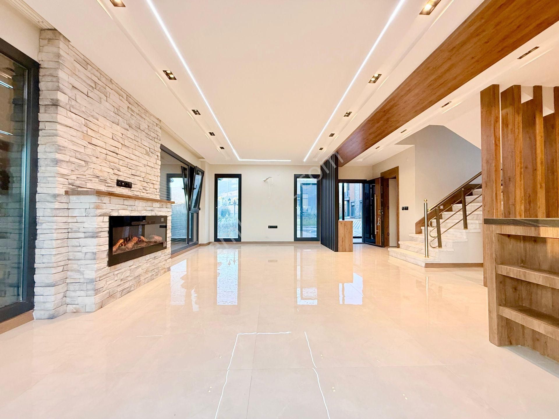 ▶ ▶ Akçay Körfez'den Şömineli Müstakil Havuzlu 3+1 Sıfır Satılık Villa - Görsel 14