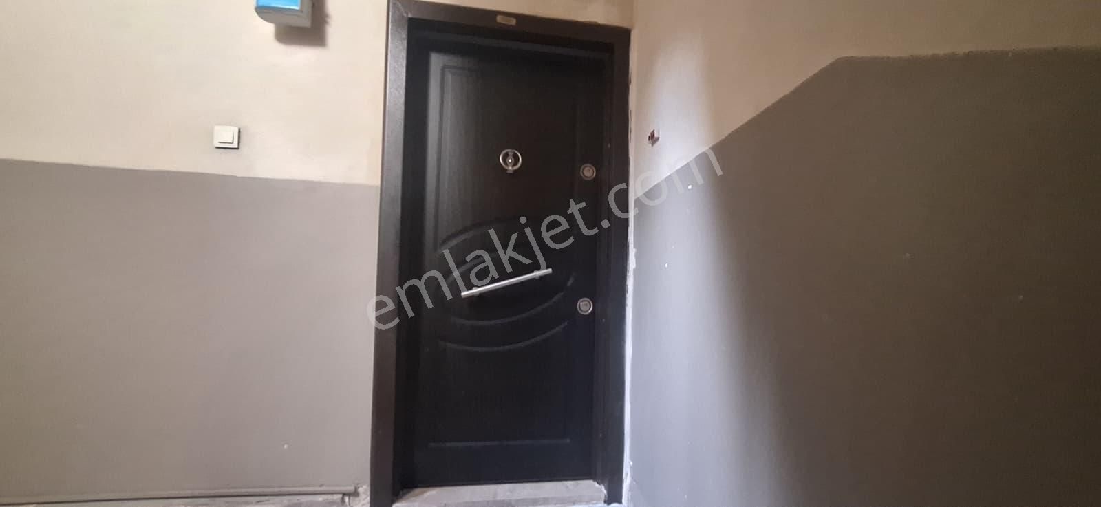 Sakaldöken Caddesi Üzerinde Satılık Daire